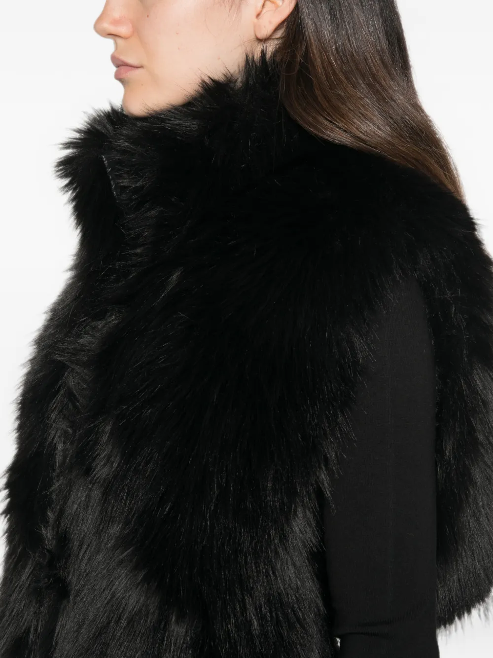 Patrizia Pepe Bodywarmer van imitatiebont met hoge hals Zwart