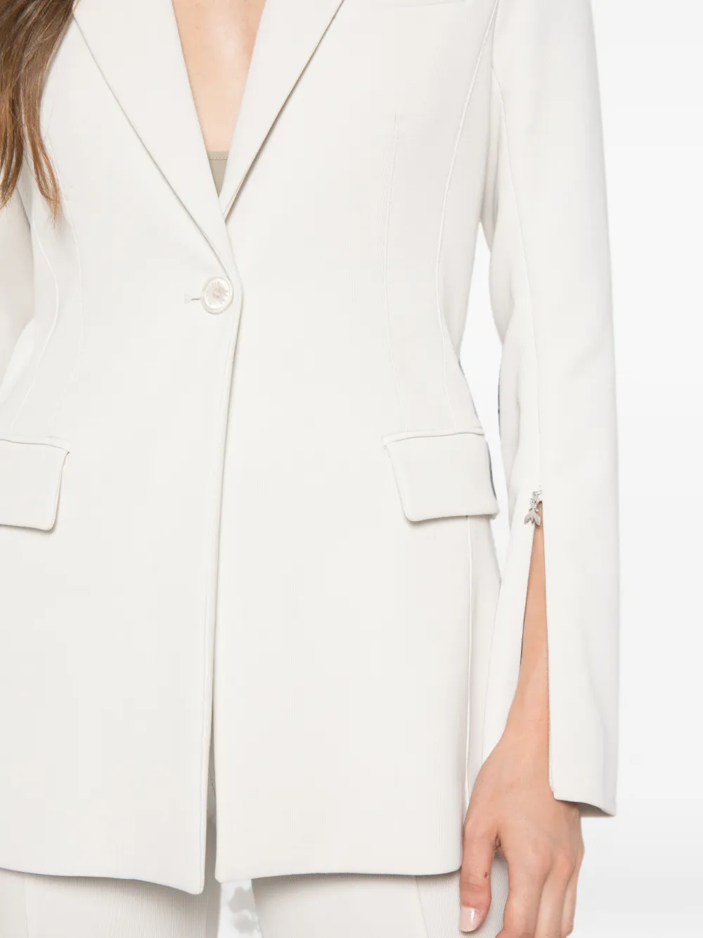 Patrizia Pepe Blazer met enkele rij knopen en ritsmanchetten Grijs