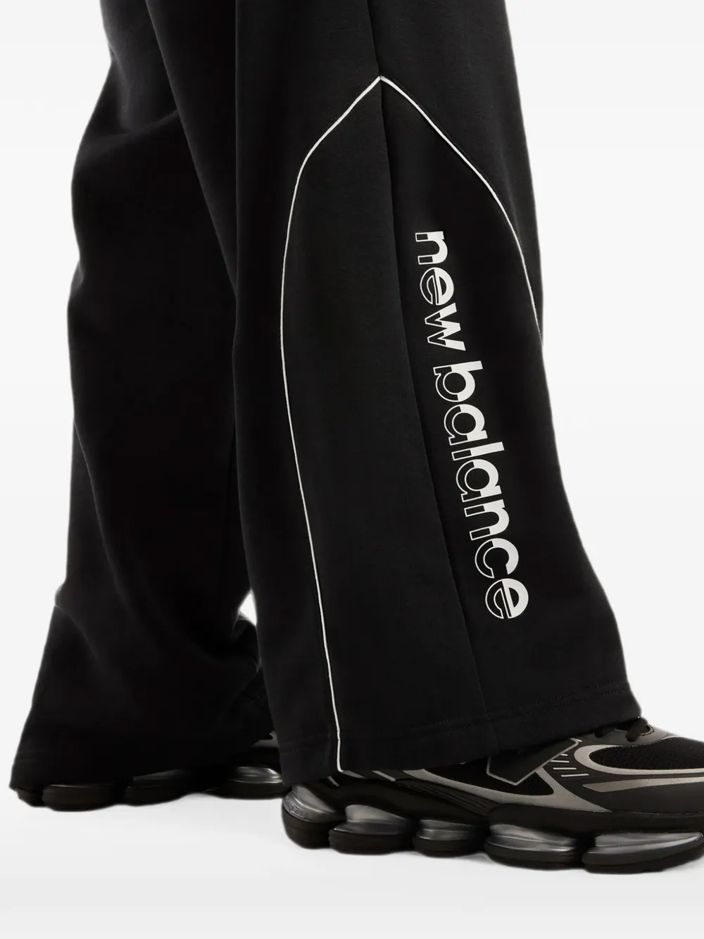 New Balance logo-print trackside track pants Grijs