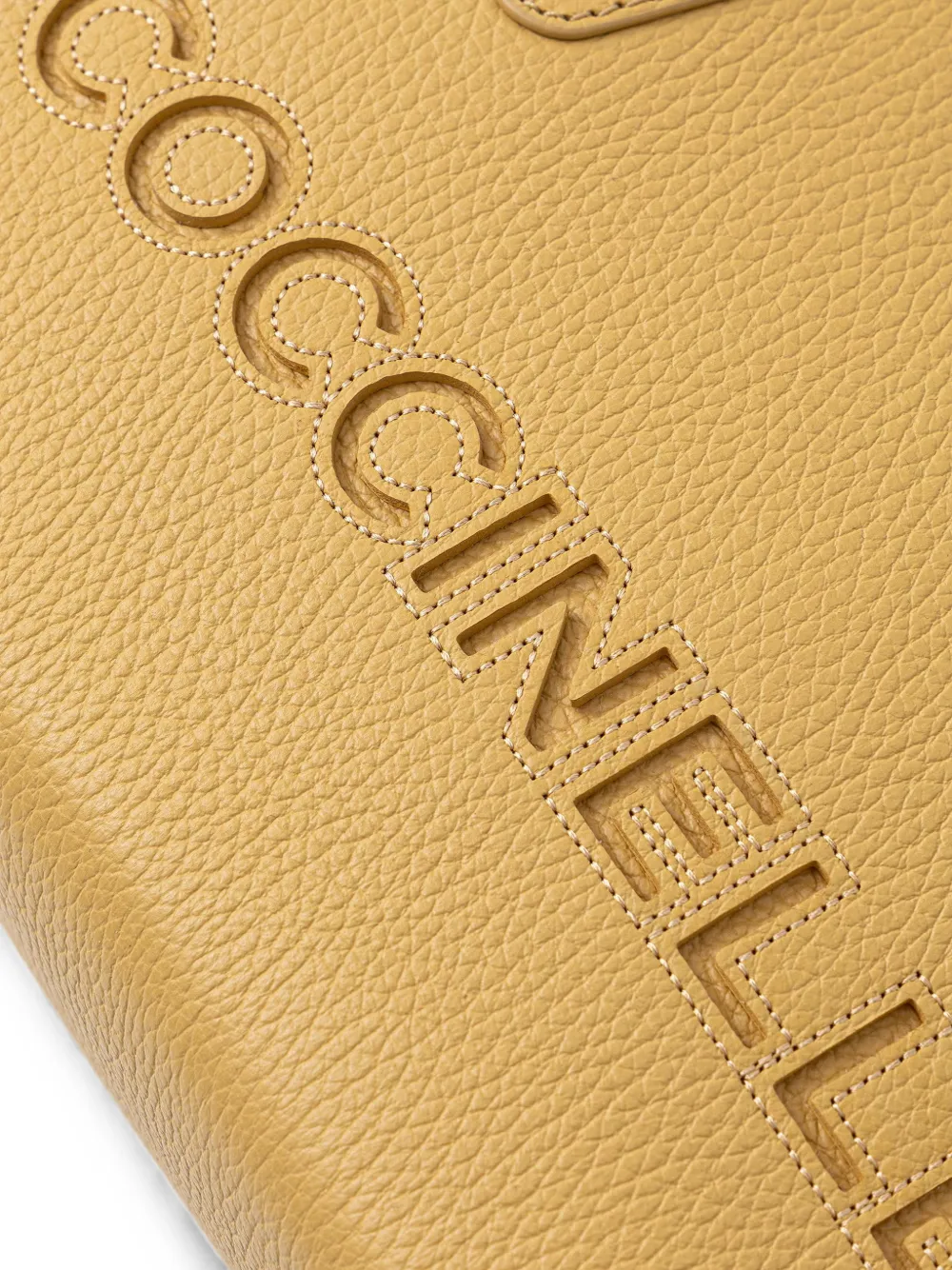 Coccinelle Shopper met logo-reliëf Geel