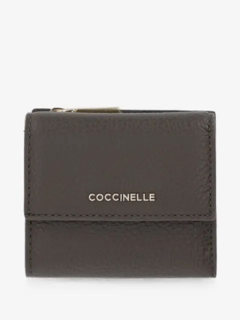 Coccinelle cartera con placa del logo