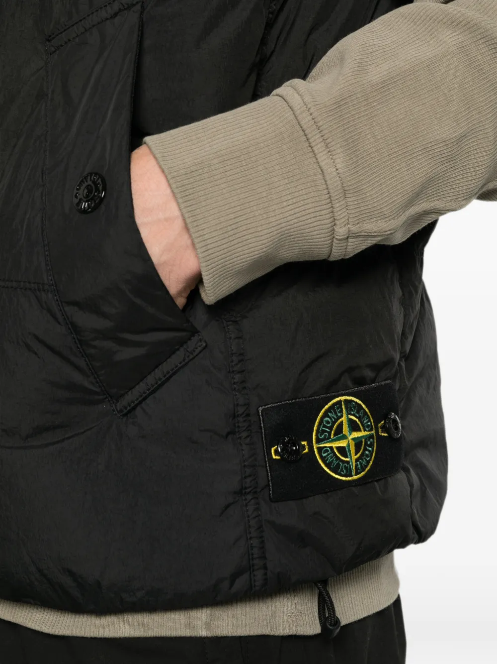 Stone Island G100010 Crinckle REPS NY windbestendige top met anti-drop Zwart