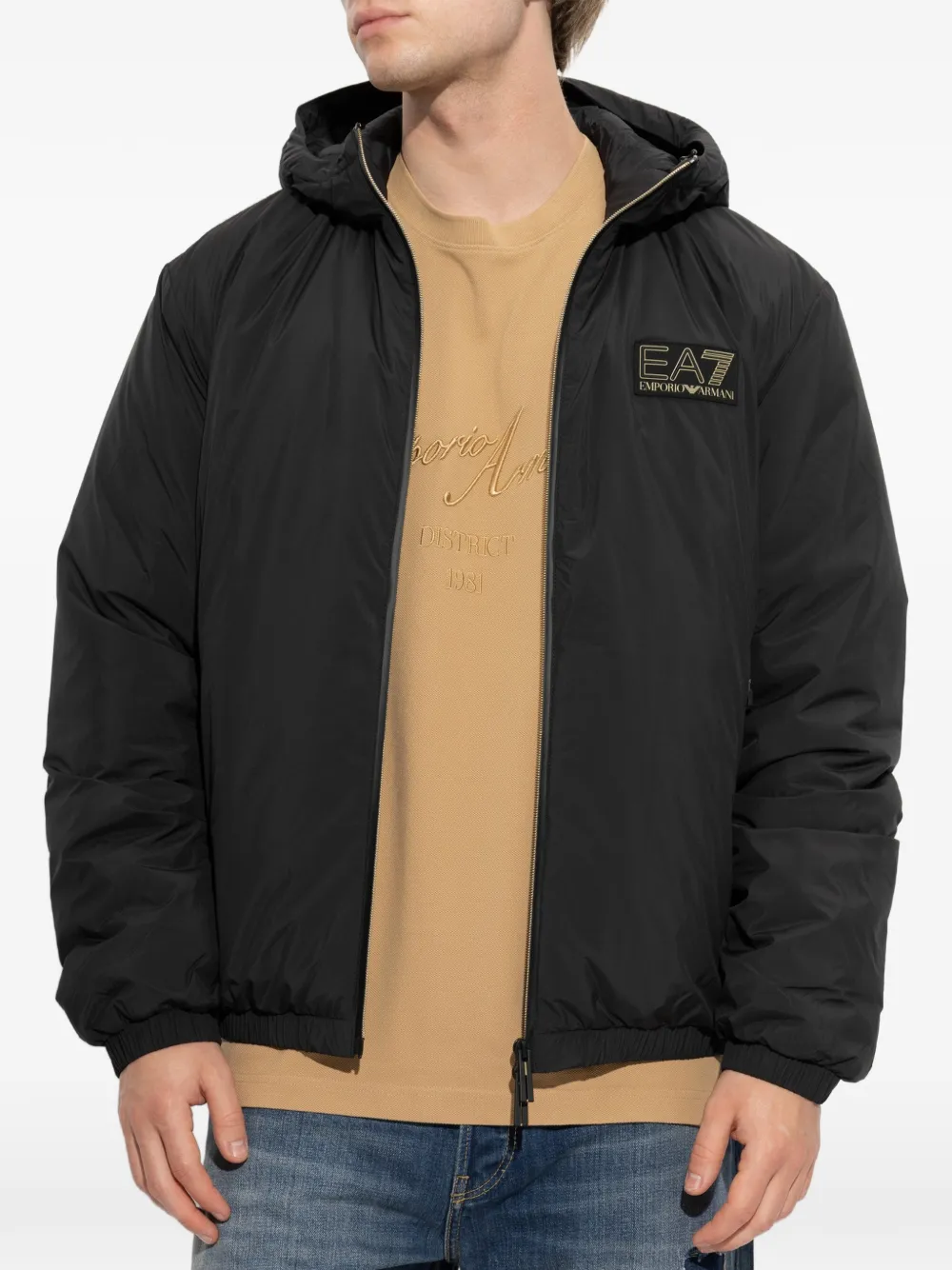 Ea7 Emporio Armani Jack met capuchon en logopatch Zwart