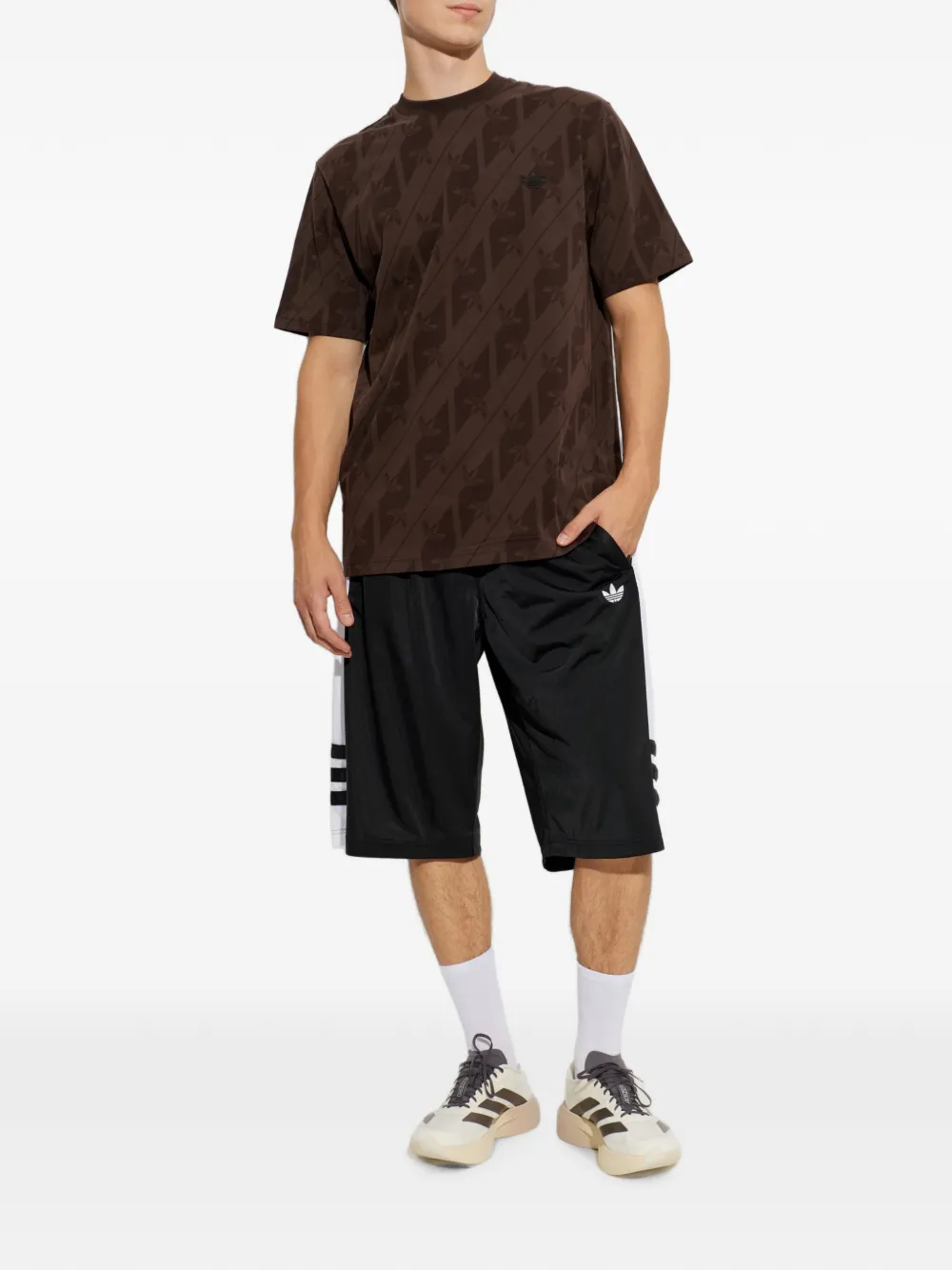 adidas monogram-print logo-patch T-shirt Bruin