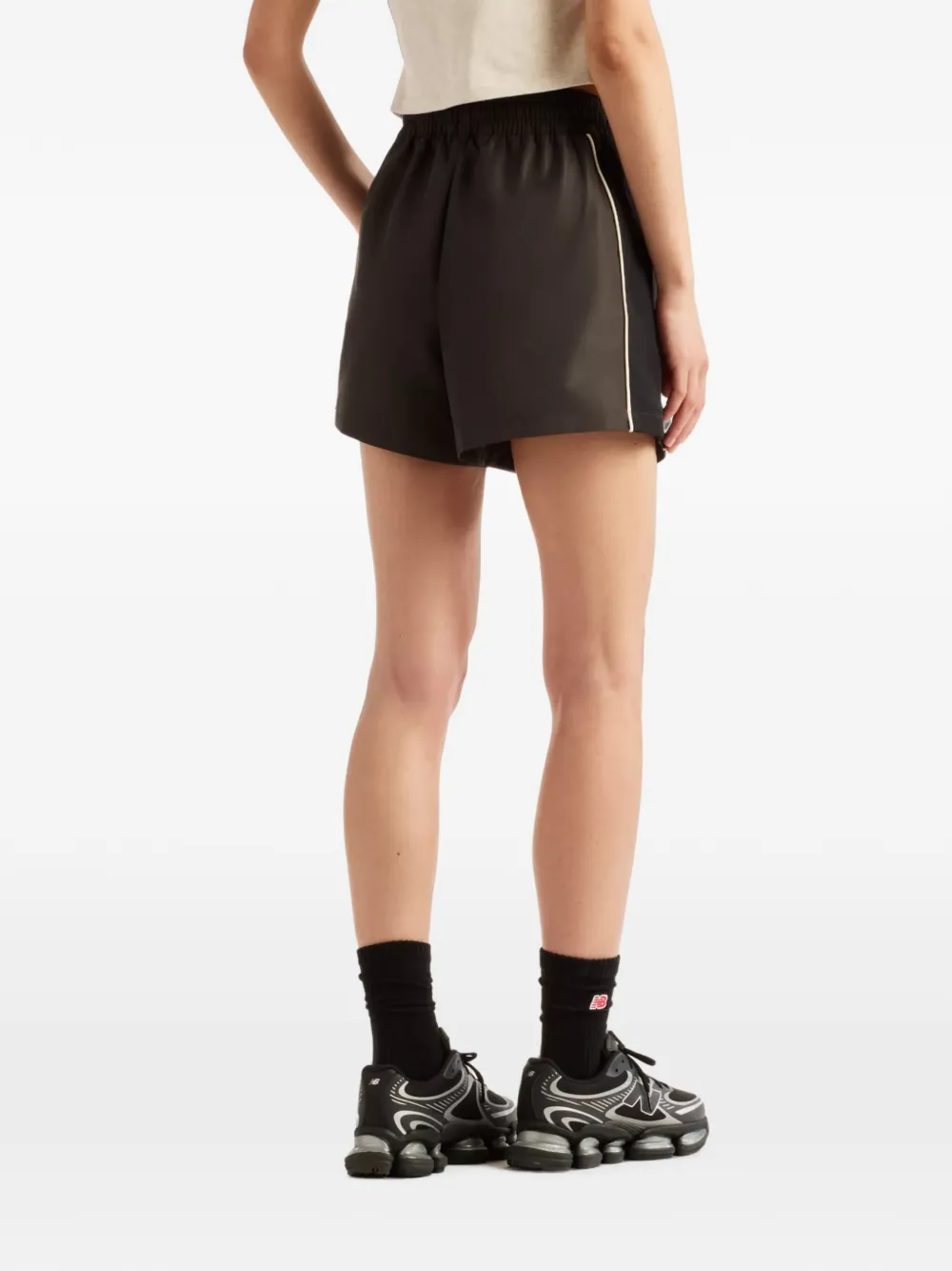 New Balance Trackside woven shorts Grijs