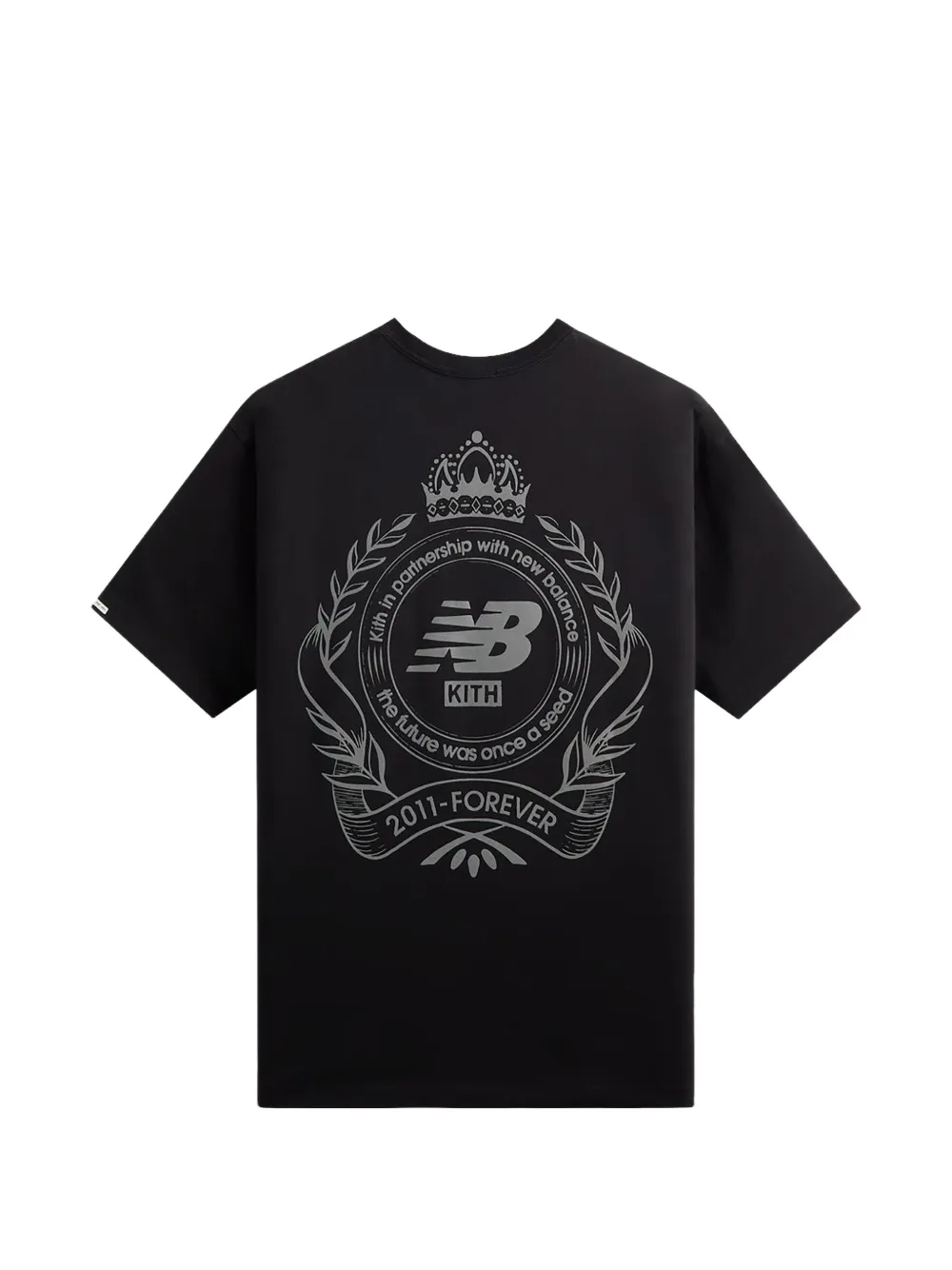 KITH x New Balance Crest T-shirt met zak Zwart