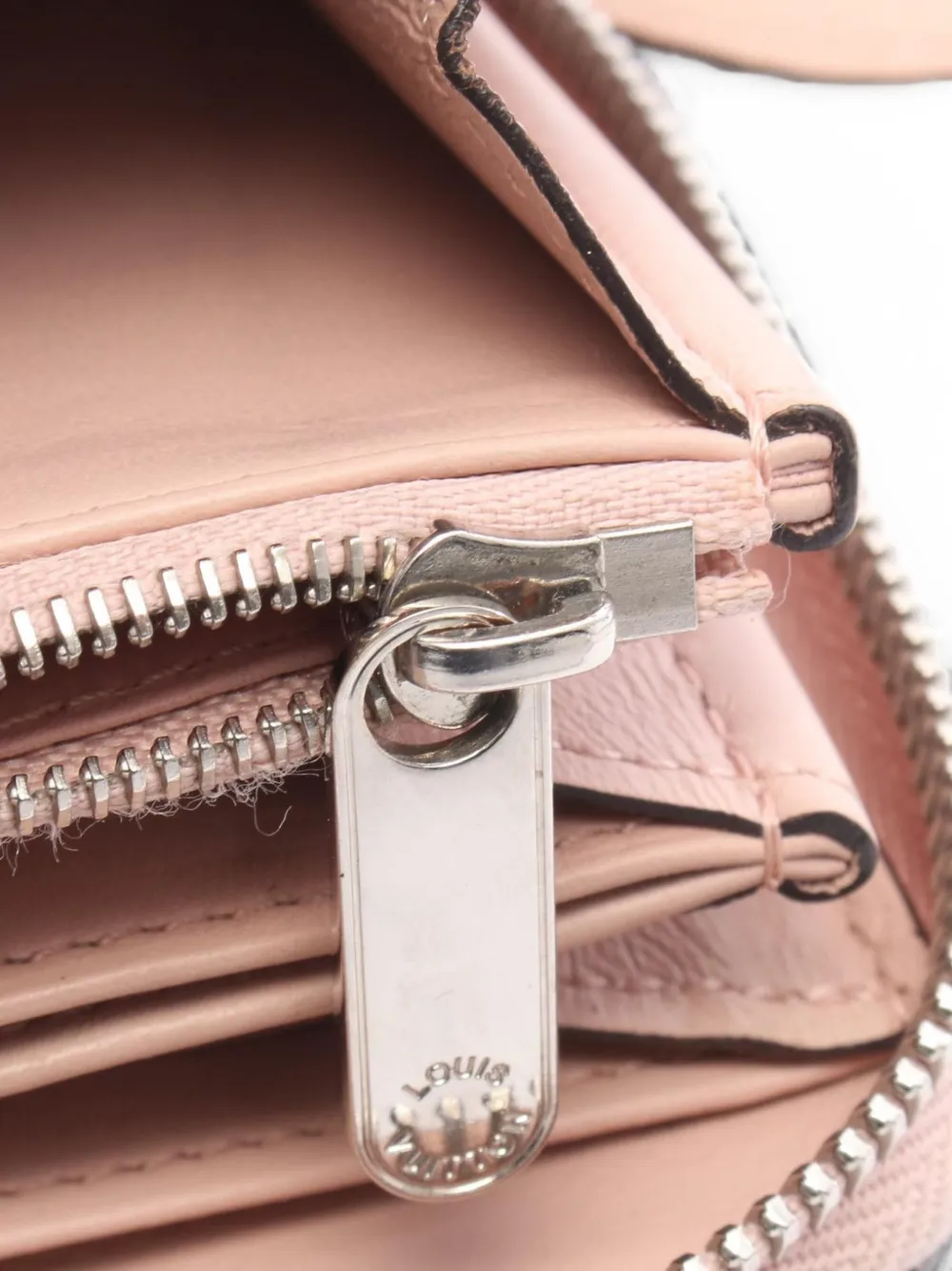 Pre-owned Louis Vuitton 2020 Mahina Zippy Wallet In Pink