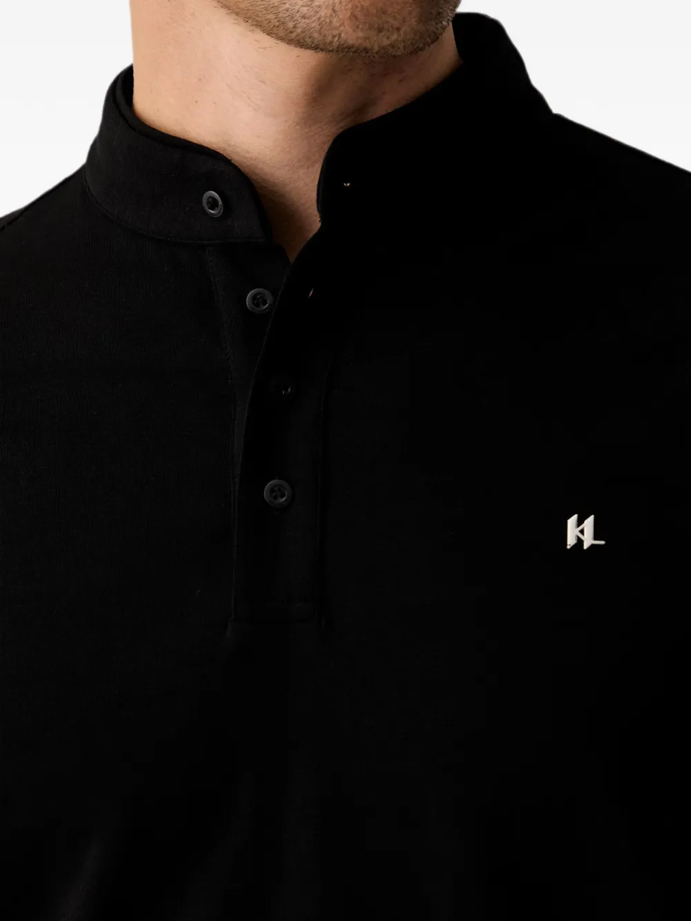 Karl Lagerfeld T-shirt met ronde opstaande kraag en logo-plakkaat Zwart
