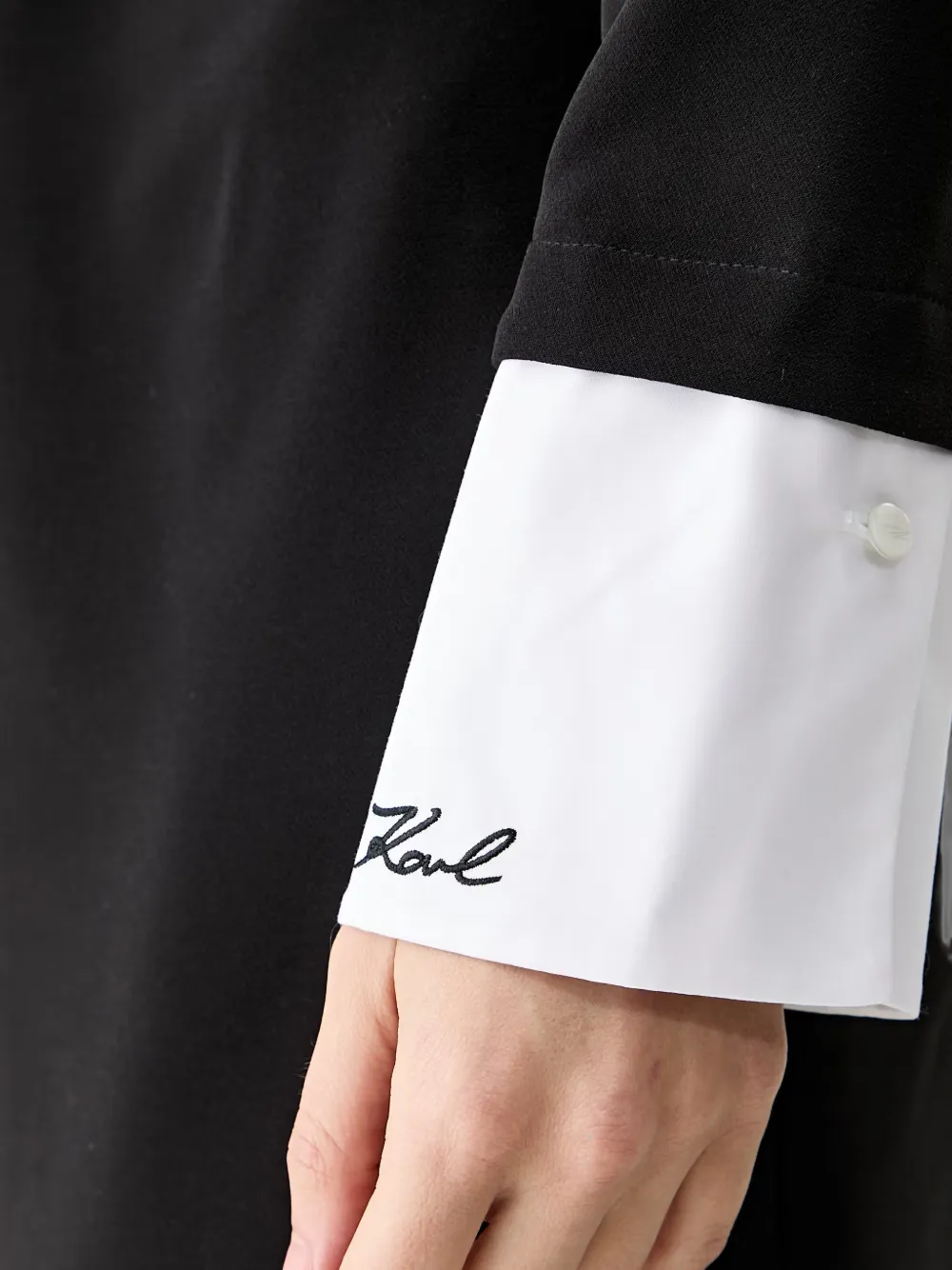 Karl Lagerfeld Mini-jurk met contrasterende kraag en V-hals Zwart