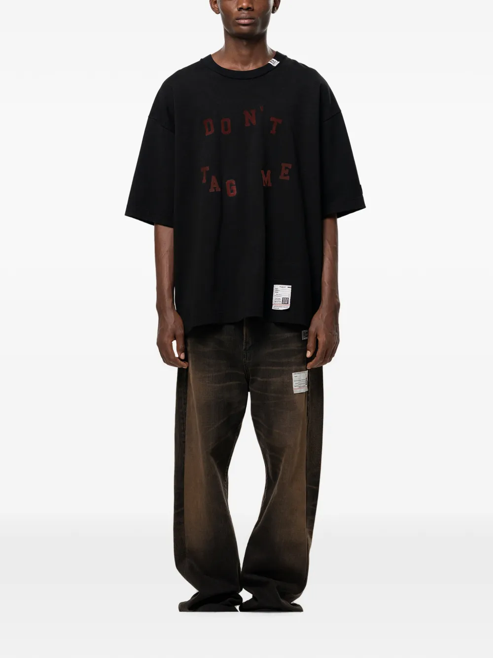Maison MIHARA YASUHIRO Don't Tag Me T-shirt met flocky-print Zwart