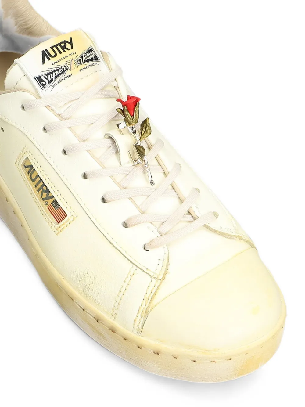Autry Dallas Vint Low rose-brooch sneakers Beige