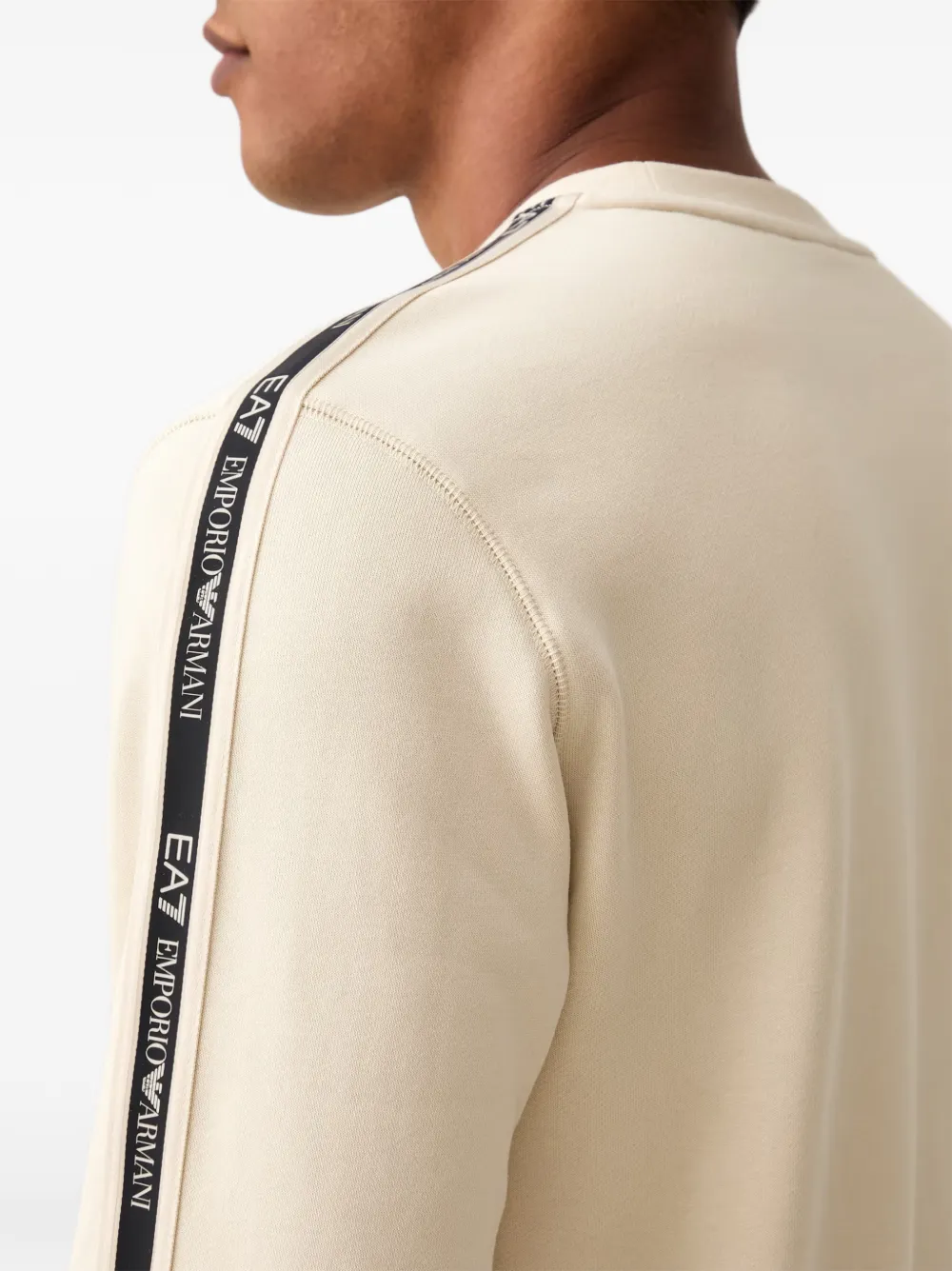 Ea7 Emporio Armani T-shirt met logo-patch en band-detail Beige