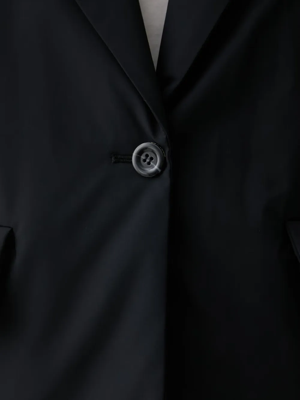 DKNY Jack met enkele rij knopen en gekerfde revers Zwart