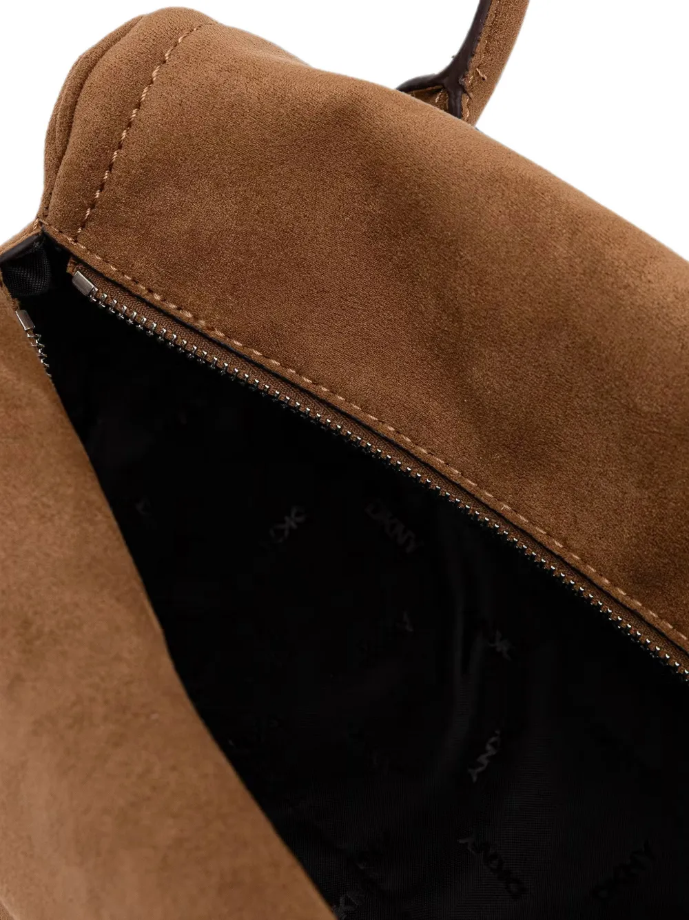 DKNY Shopper met teddybeer-bedel en logo-plakkaat Bruin
