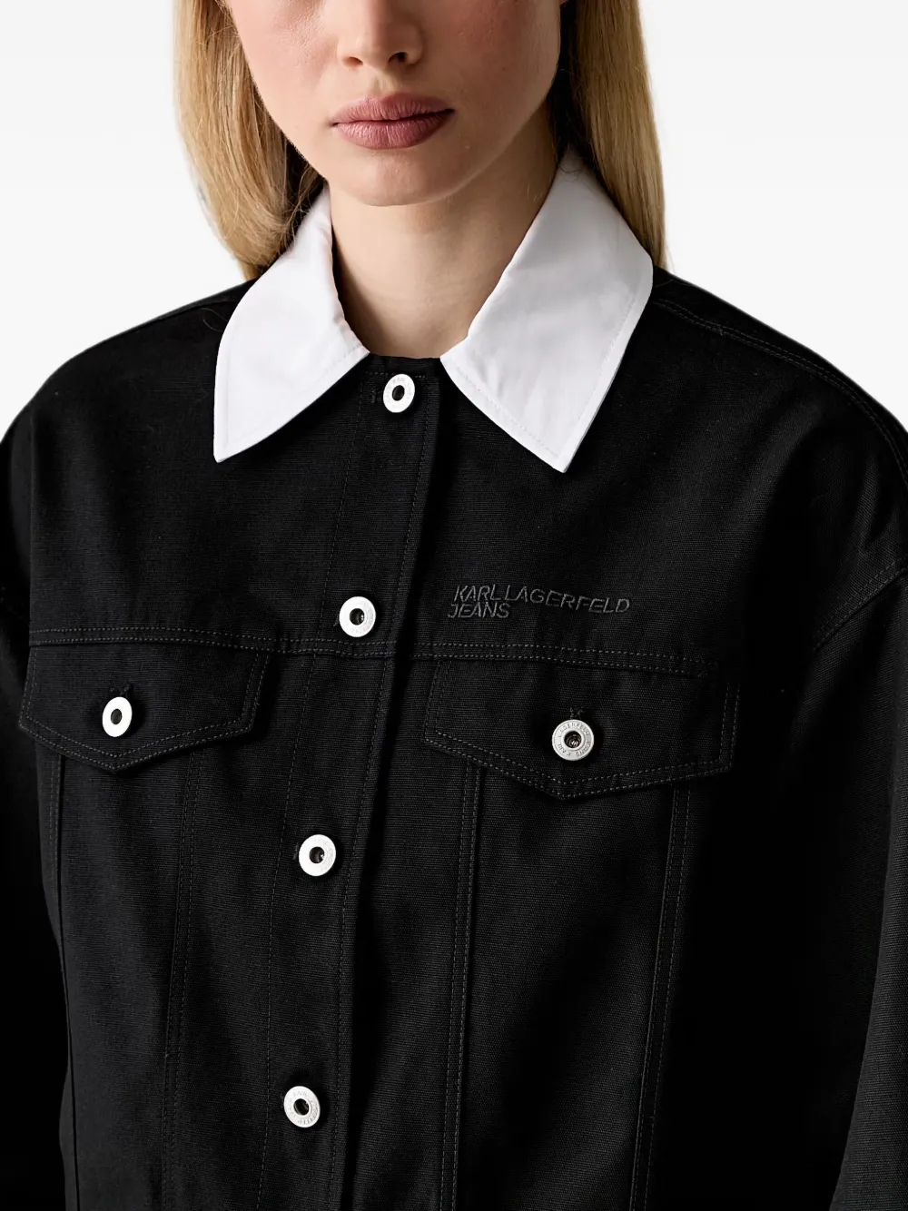 Karl Lagerfeld Jeans logo-embroidered cropped denim jacket Zwart