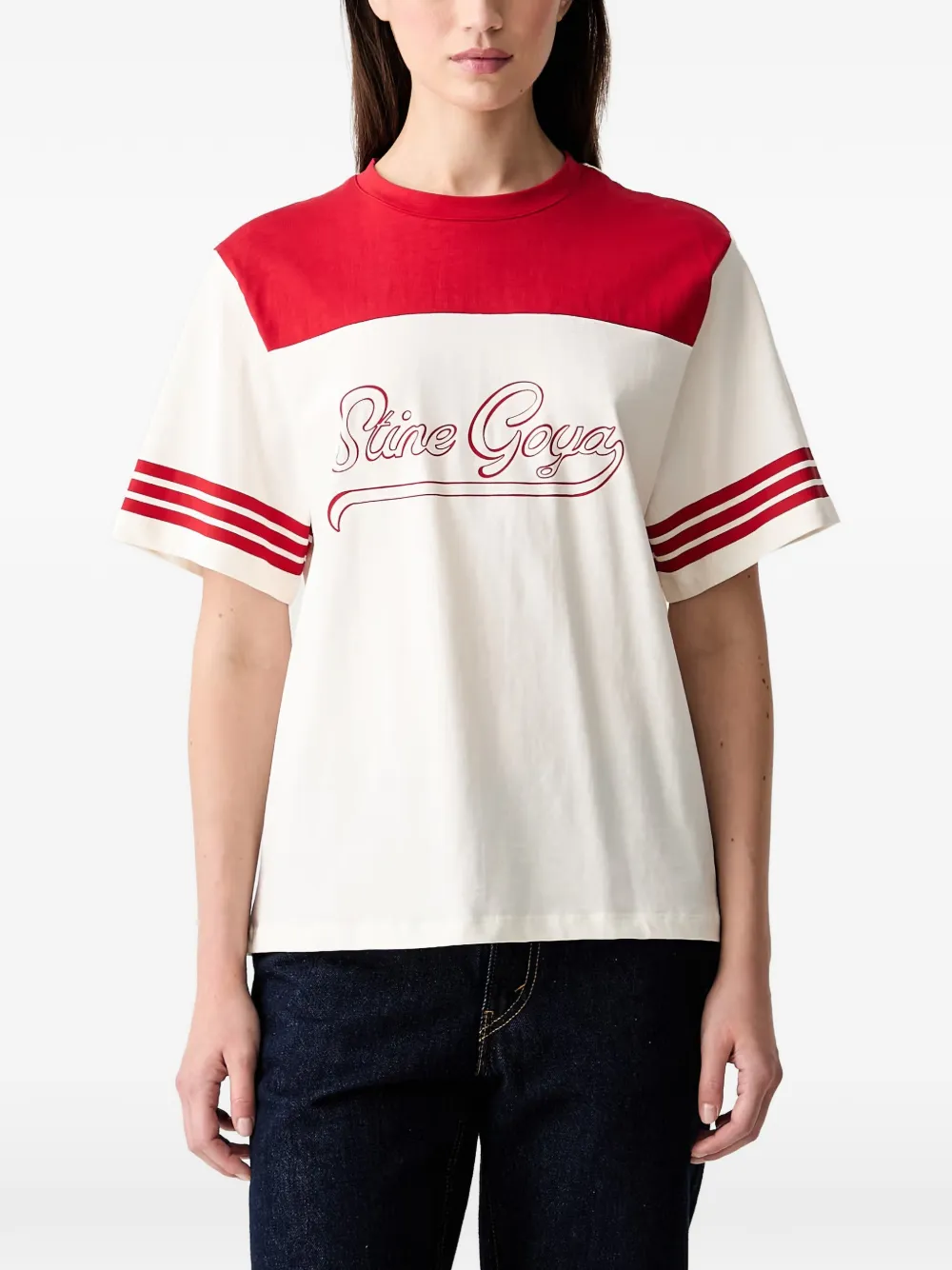 Stine Goya logo-print striped-sleeve T-shirt - Toni neutri