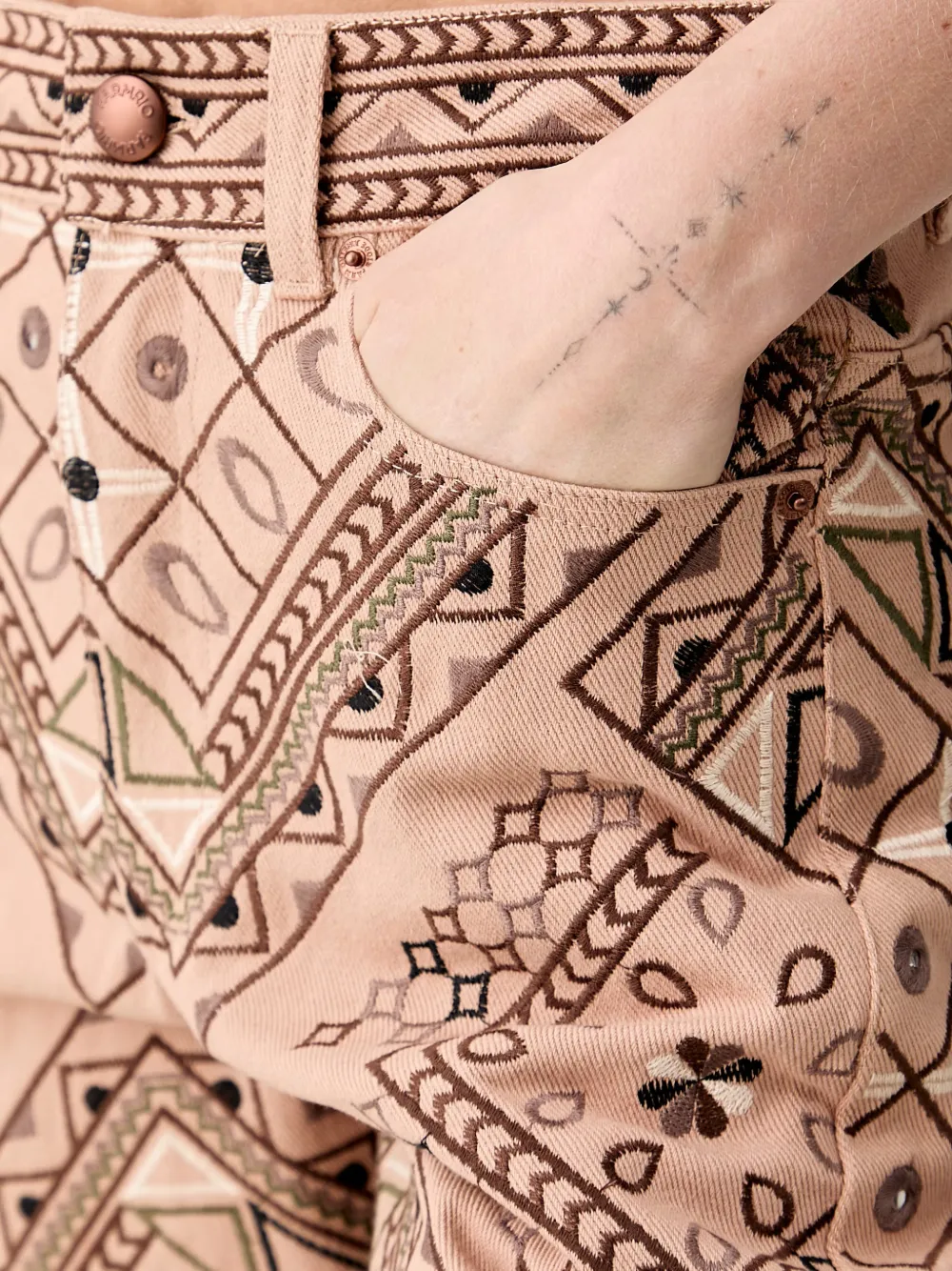 FARM Rio Straight broek met geometrisch borduurwerk Beige