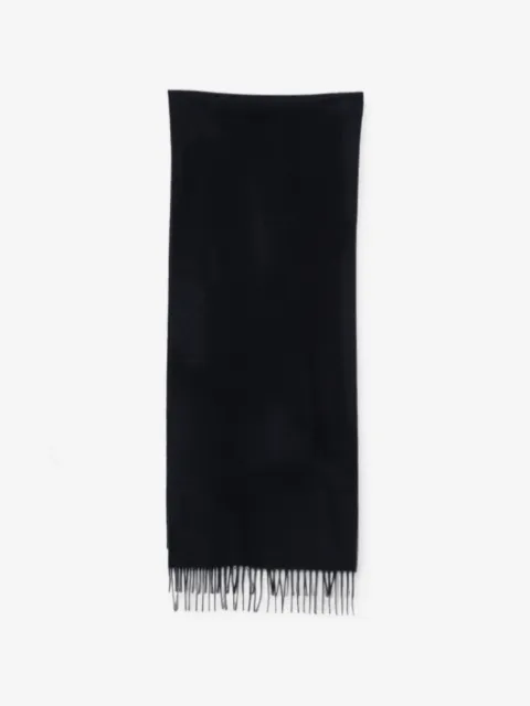 Closed fringed-edge scarf