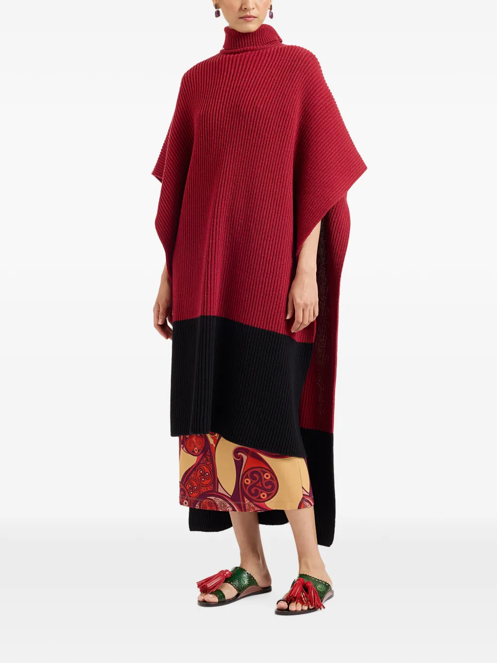 La DoubleJ Make An Entrance tweekleurige cape Rood
