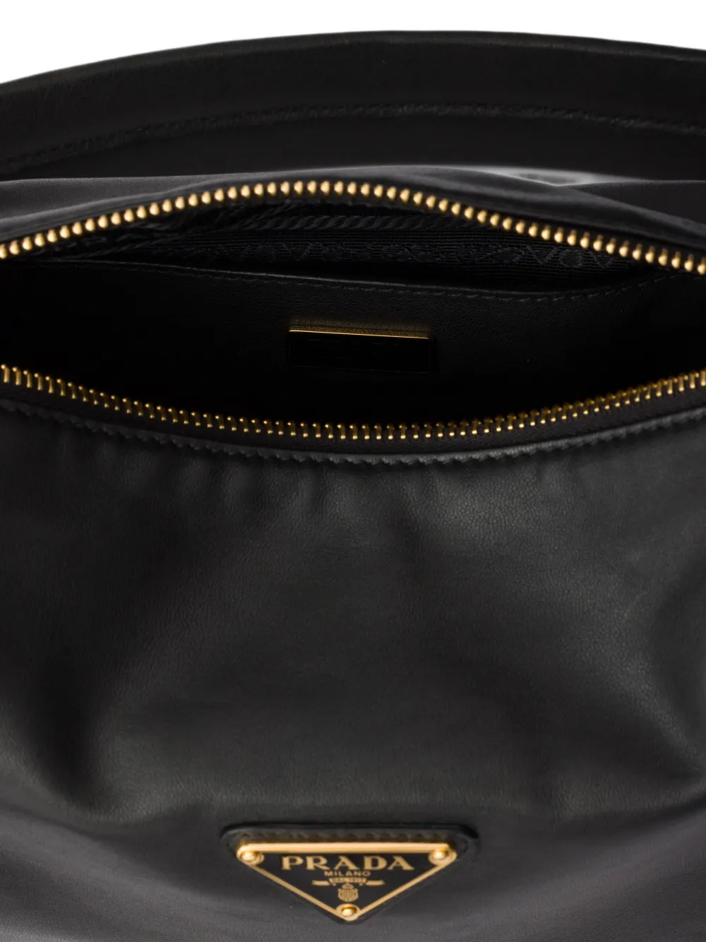 Prada Explore kleine nappaleren tas Zwart