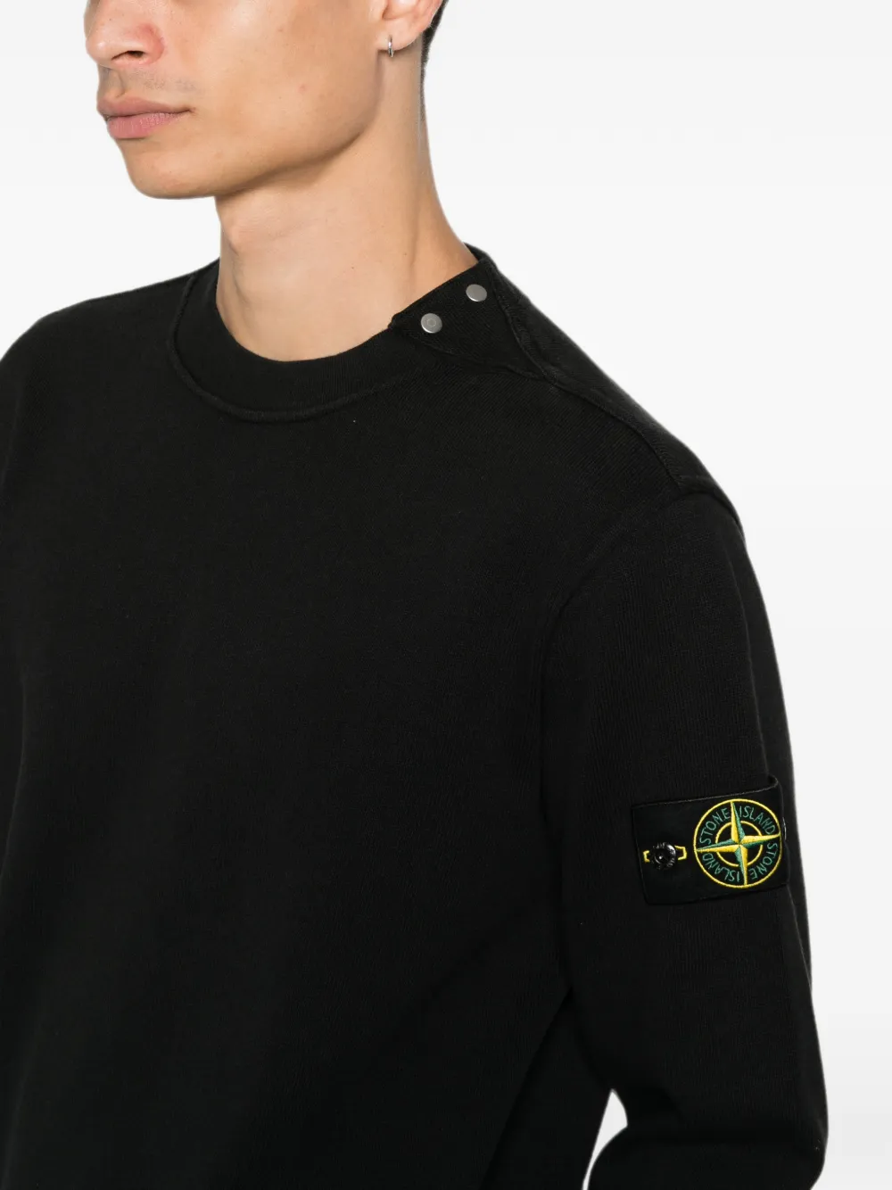 Stone Island Sweater met logo-patch en schouderknoop Zwart