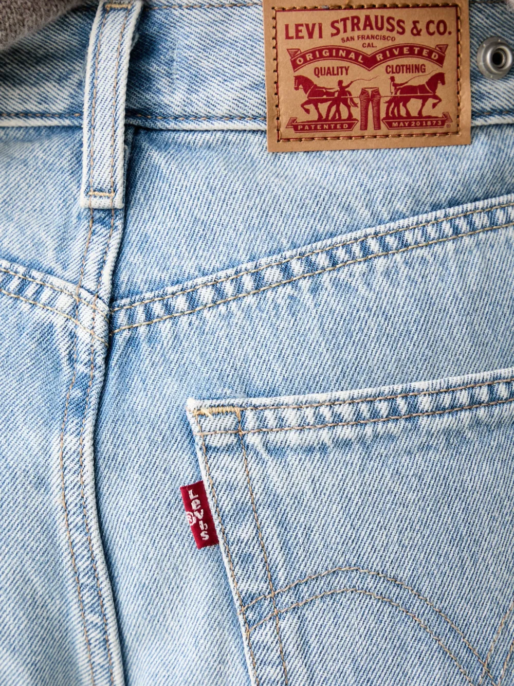 Levi's Cinch logo-patch denim shorts Blauw