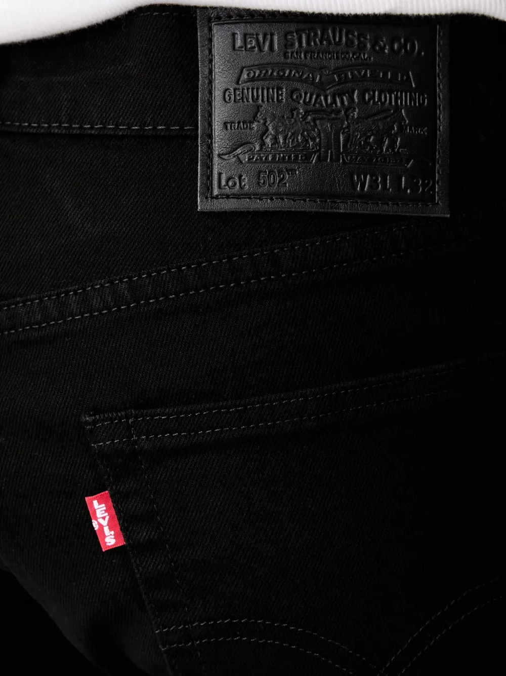 Levi's 502 logo-patch tapered jeans Zwart
