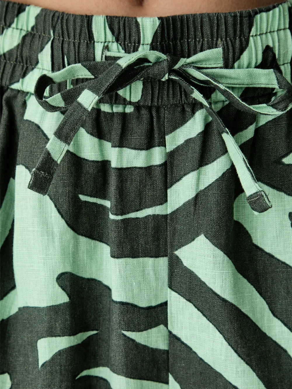 Benetton Shorts met trekkoord en blader-print Groen
