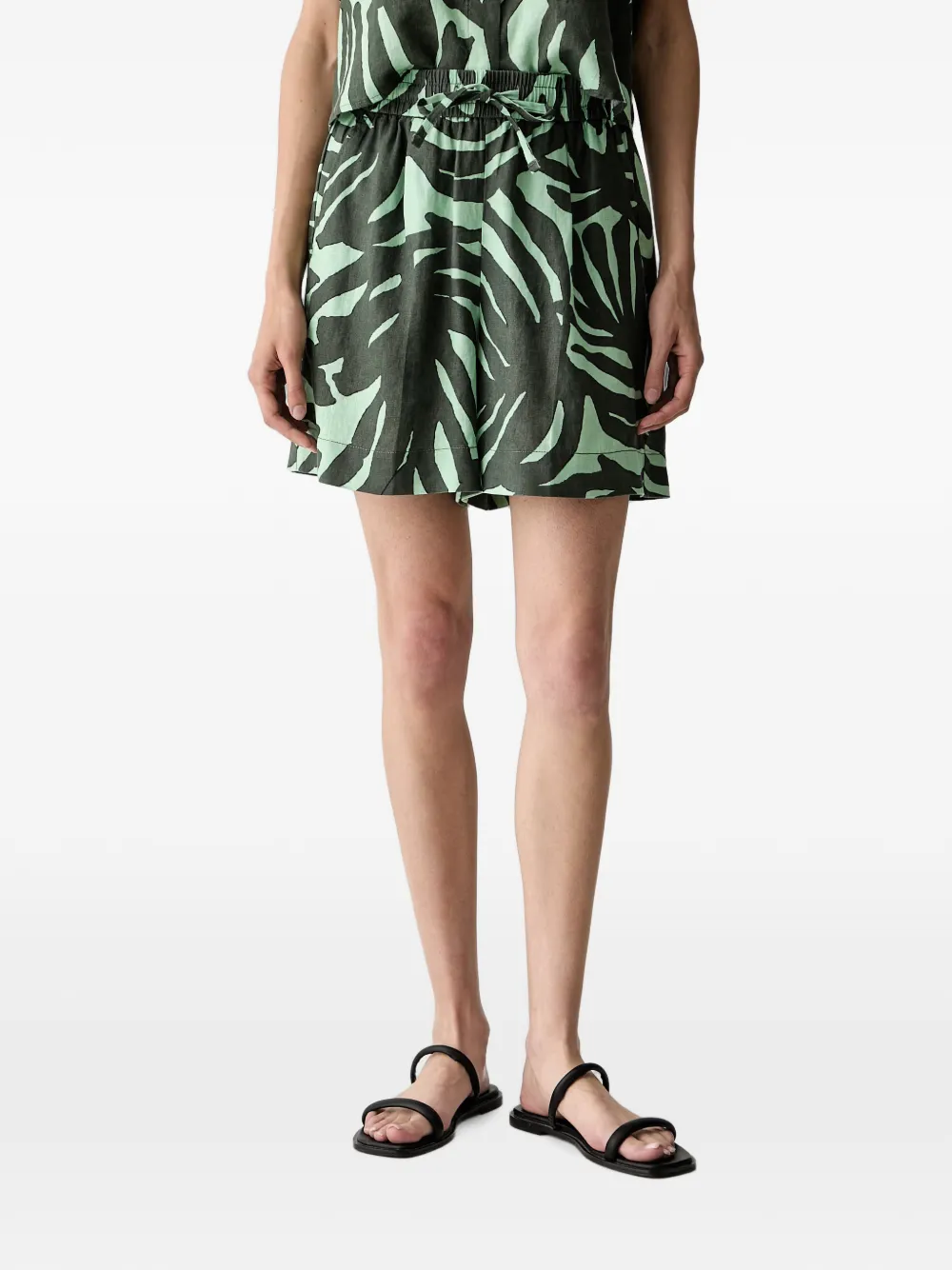 Benetton leaf-print drawstring-fastening shorts - Verde