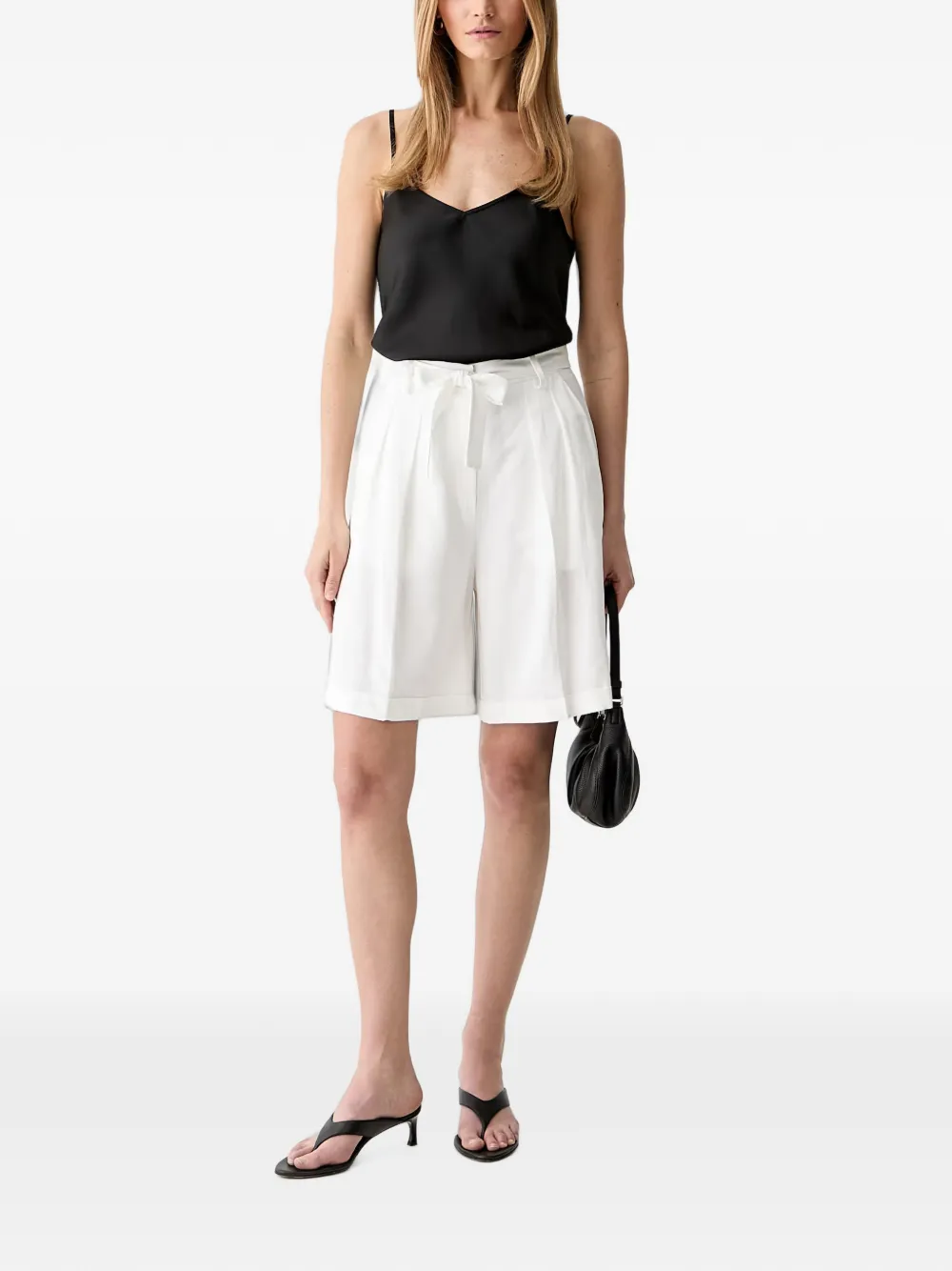 VICOLO Geplooide shorts met gestrikte taille Wit