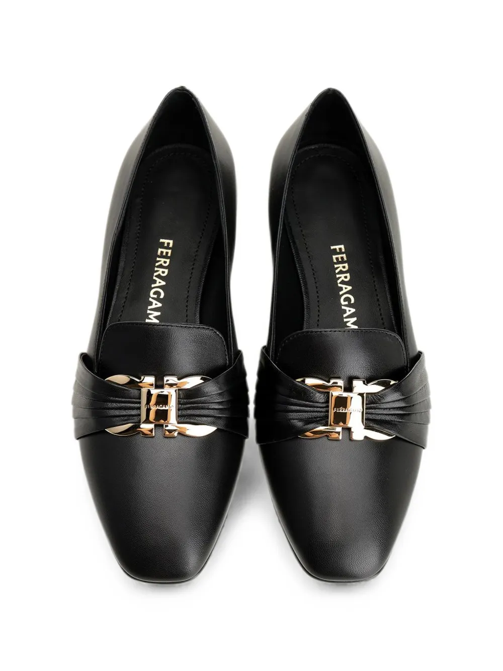 Ferragamo Gancini plaque leather loafers Zwart