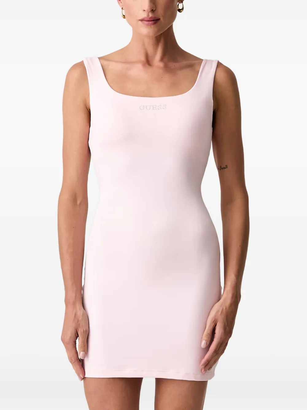 GUESS USA Mini-jurk verfraaid met logo en diepe ronde hals Roze