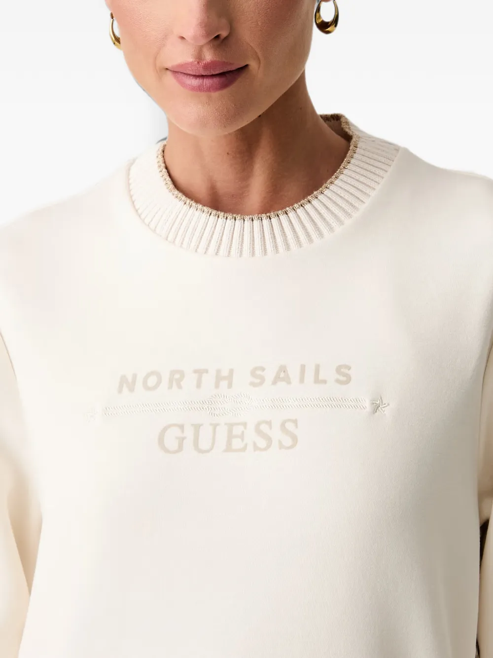 GUESS USA Trui met knoop-detail en logo-print Beige