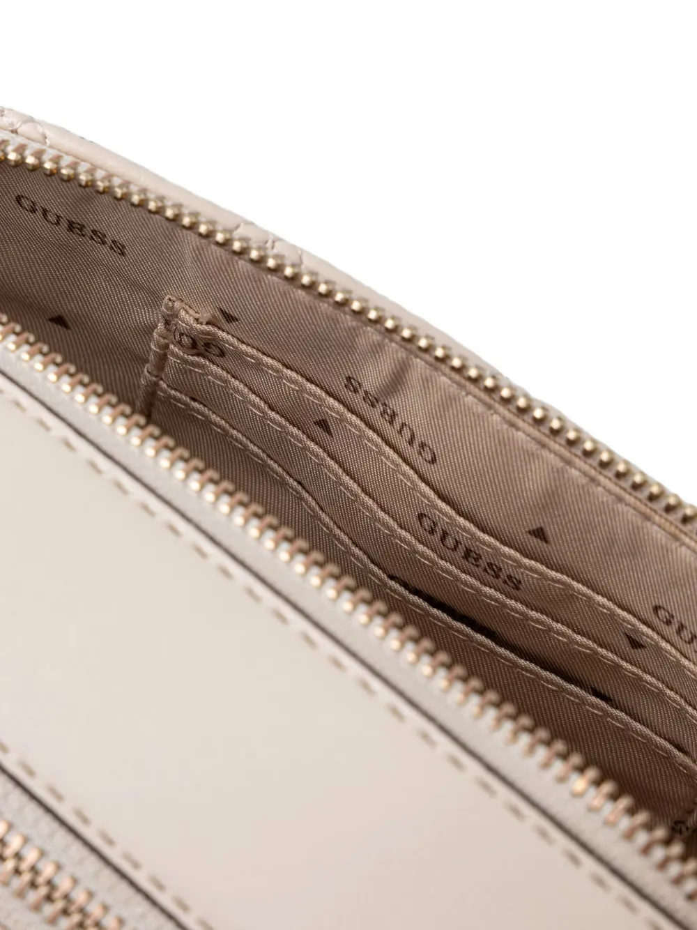 GUESS USA Gewatteerde schoudertas Beige
