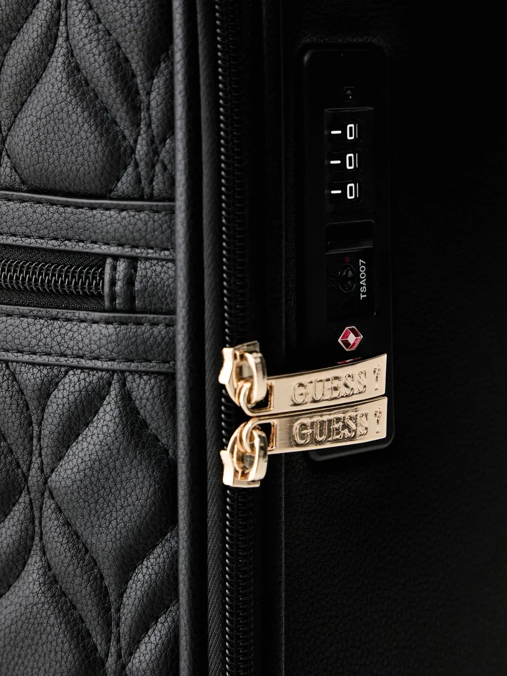 GUESS USA Maxine koffer Zwart