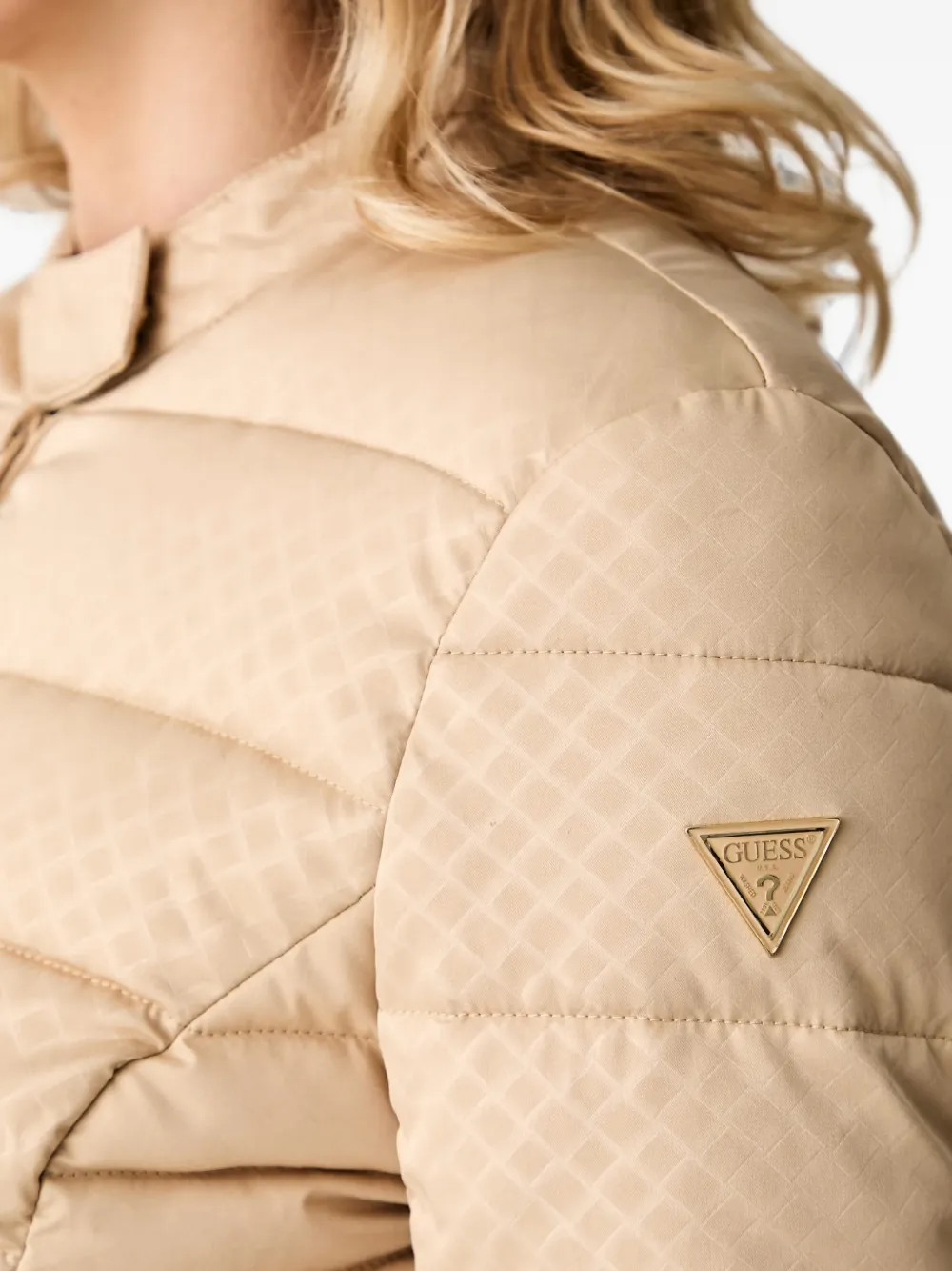 GUESS USA quilted logo-plaque puffer jacket Beige
