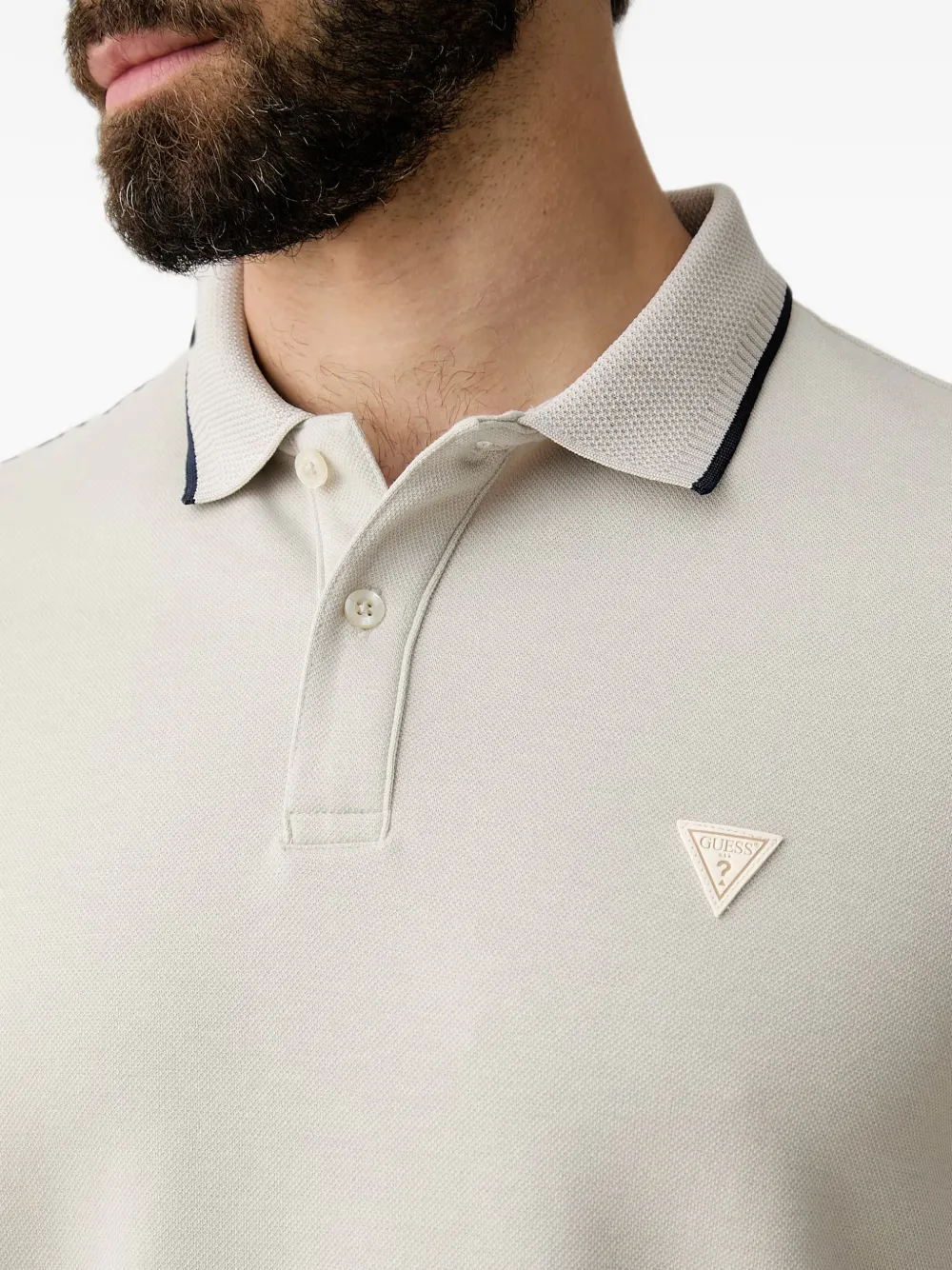 GUESS USA Poloshirt met logopatch en knopen Beige