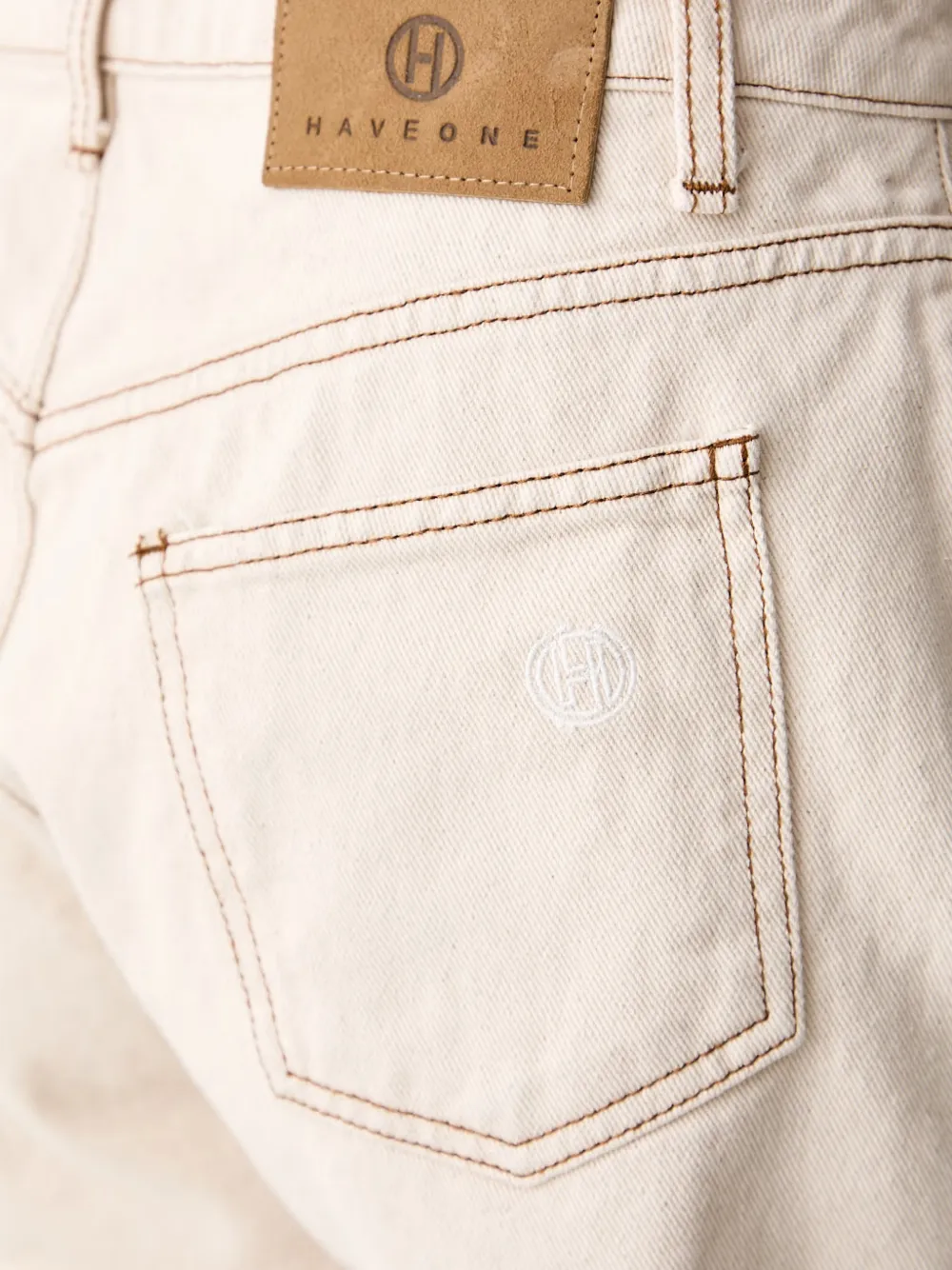 Haveone Gerafelde shorts Beige