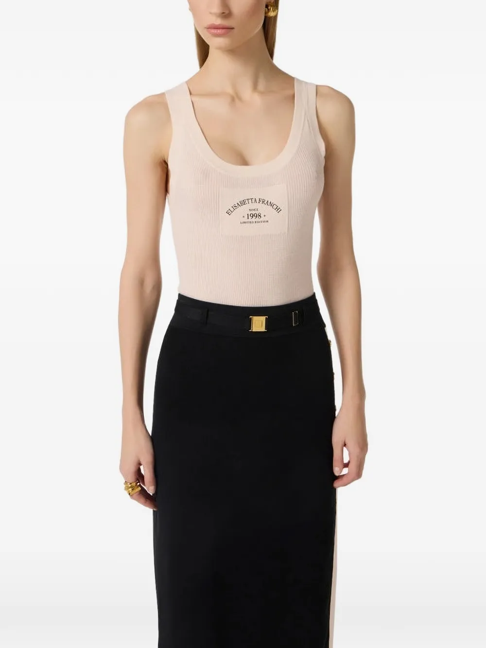 Elisabetta Franchi Ribgebreide top met logopatch Beige