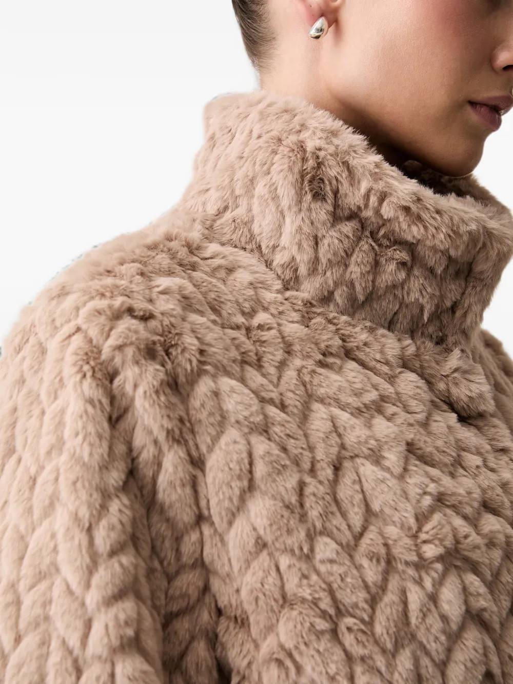 Joseph Ribkoff Jas van imitatiebont met chevron patroon Beige