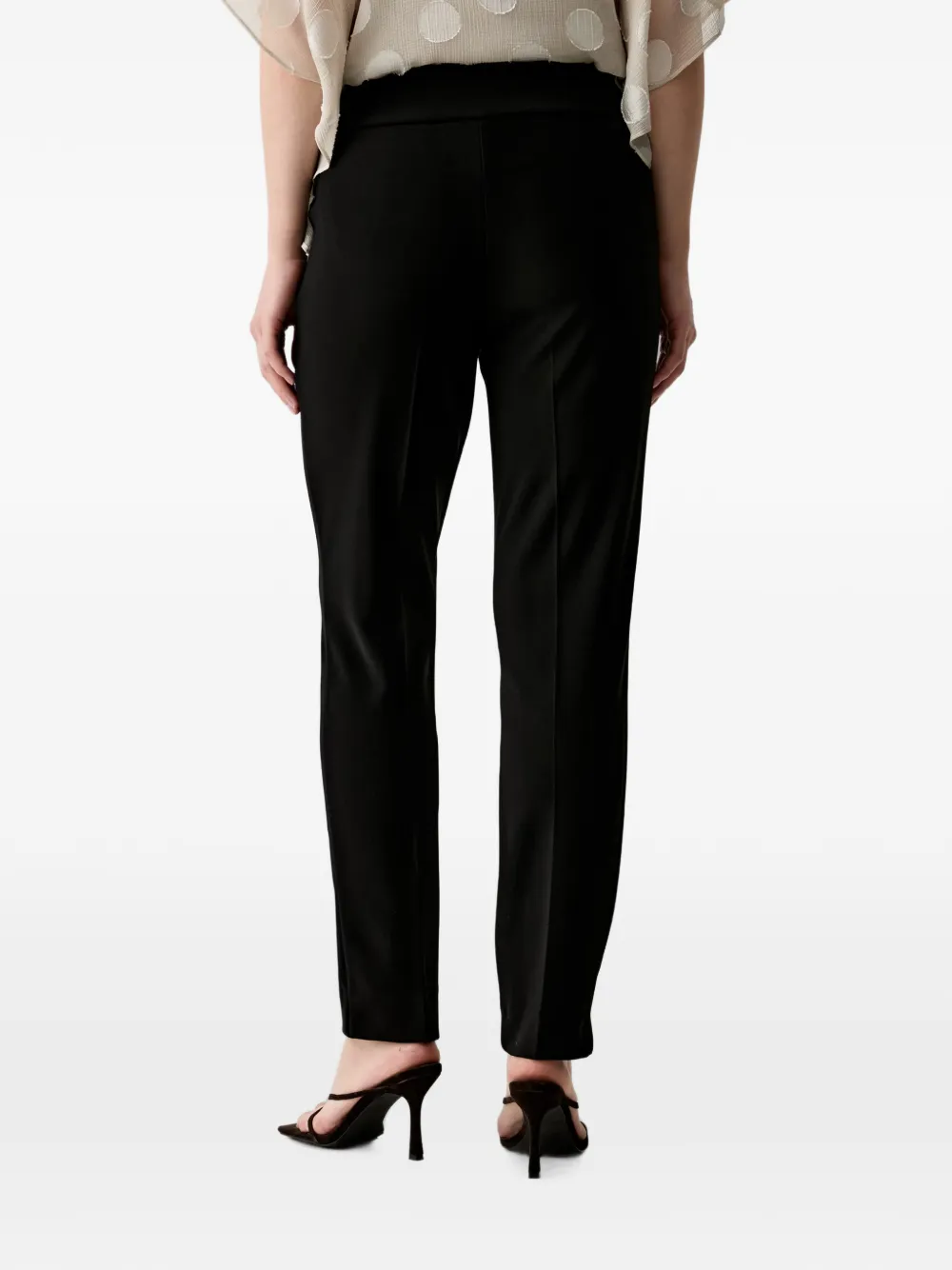 Joseph Ribkoff Geplooide pantalon met logoplakkaat Zwart