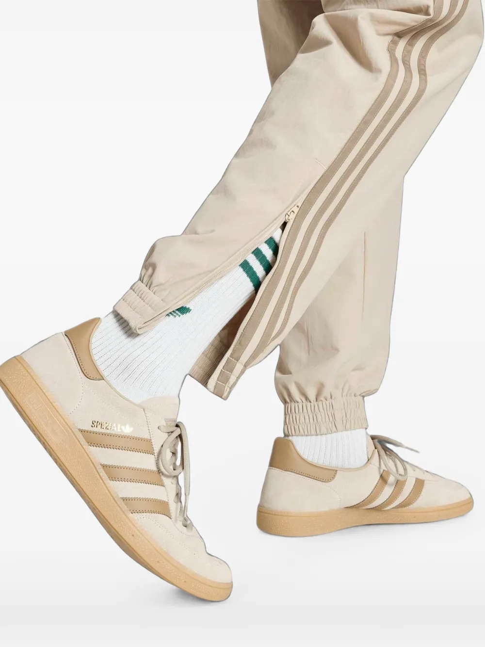 adidas Firebird trainingsbroek met zijstreep Beige