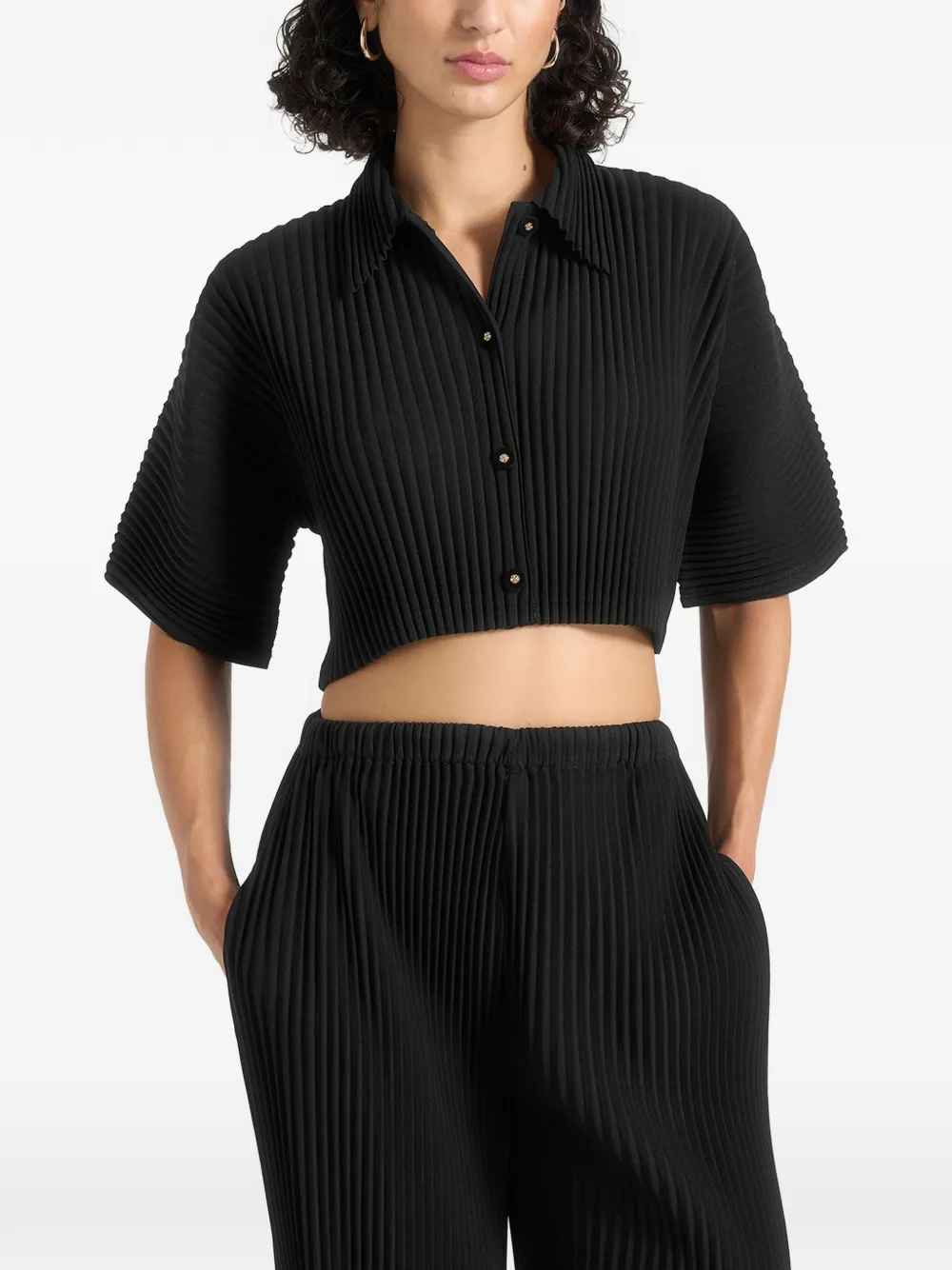 Manière De Voir Mona Cropped Pleated Short-sleeve Shirt Black