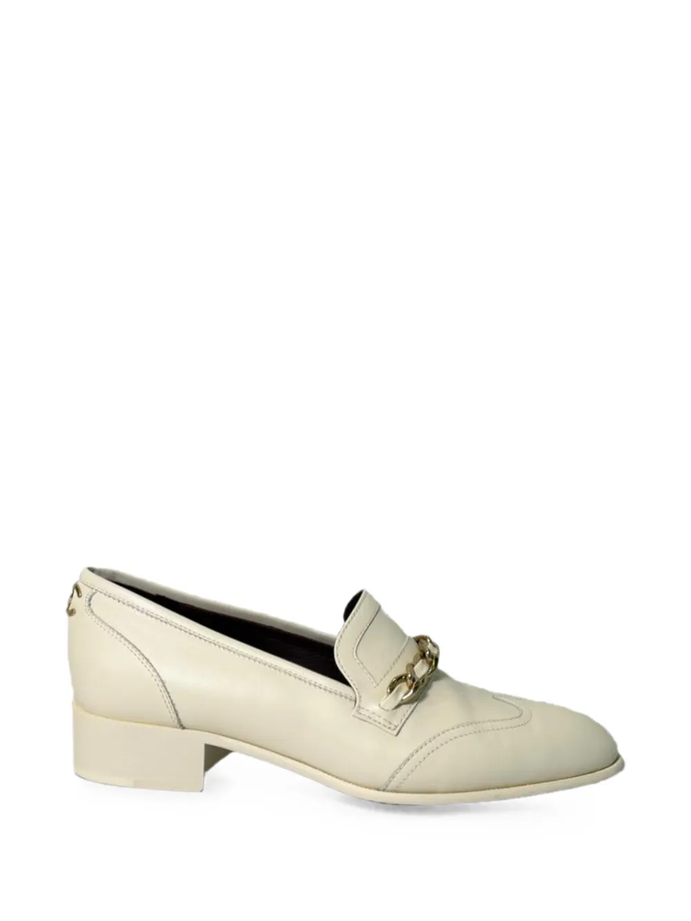 CHANEL Pre-Owned Chain-accent wingtip loafers - White