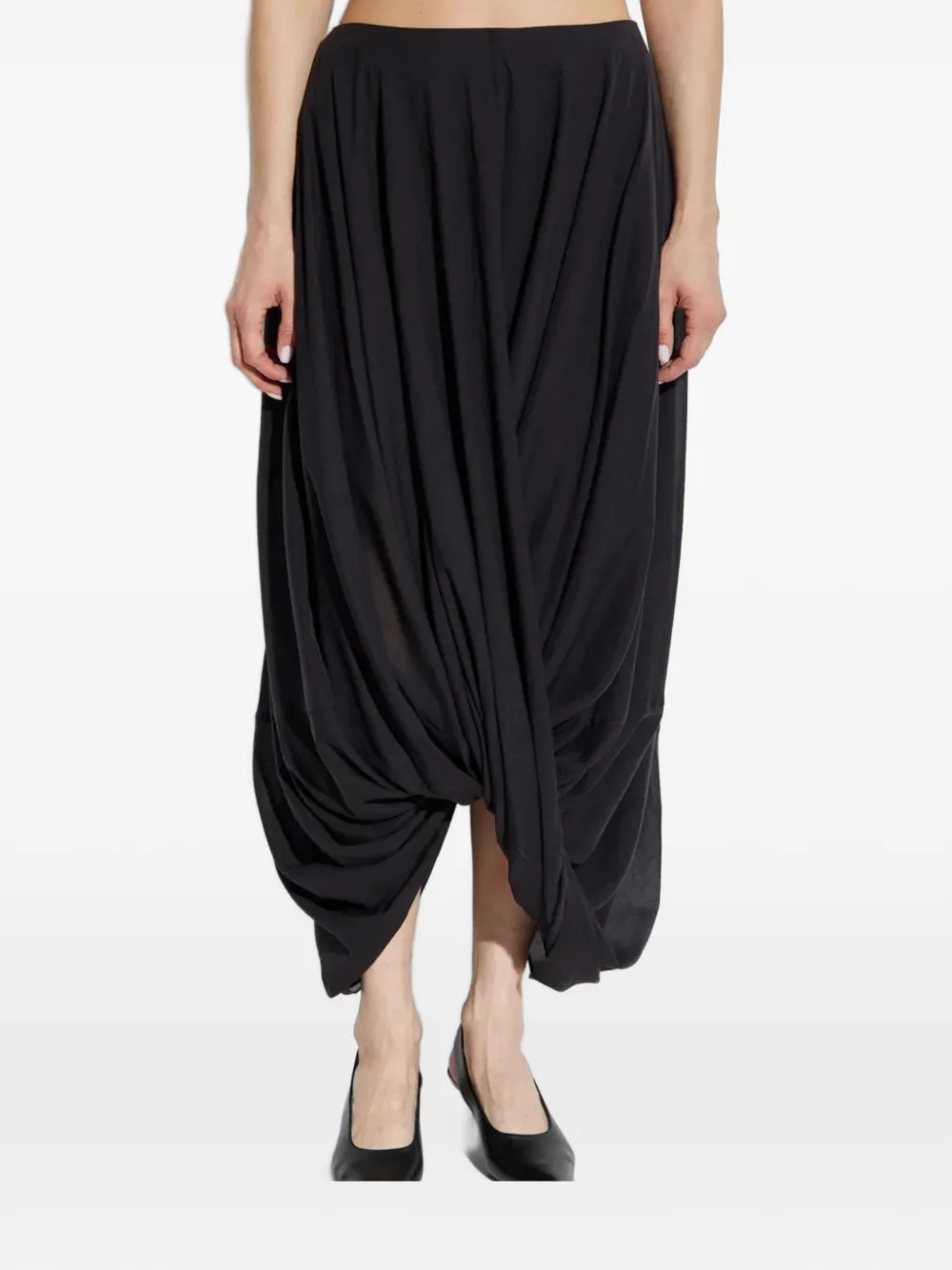 TOTEME Cocoon gedrapeerde midi-rok met asymmetrische zoom Zwart