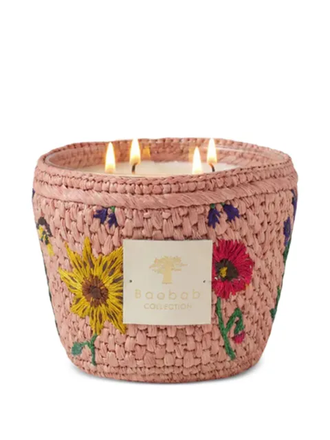 Baobab Collection vela Vony Kopelika de rafia con bordado floral de 10 cm