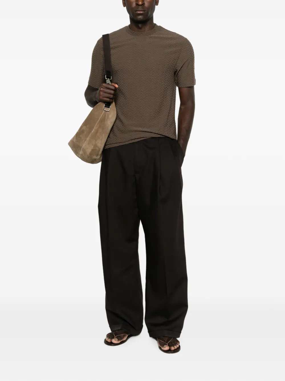 Giorgio Armani Regular-fit T-shirt van stretch scheerwol met chevron-jacquard Bruin