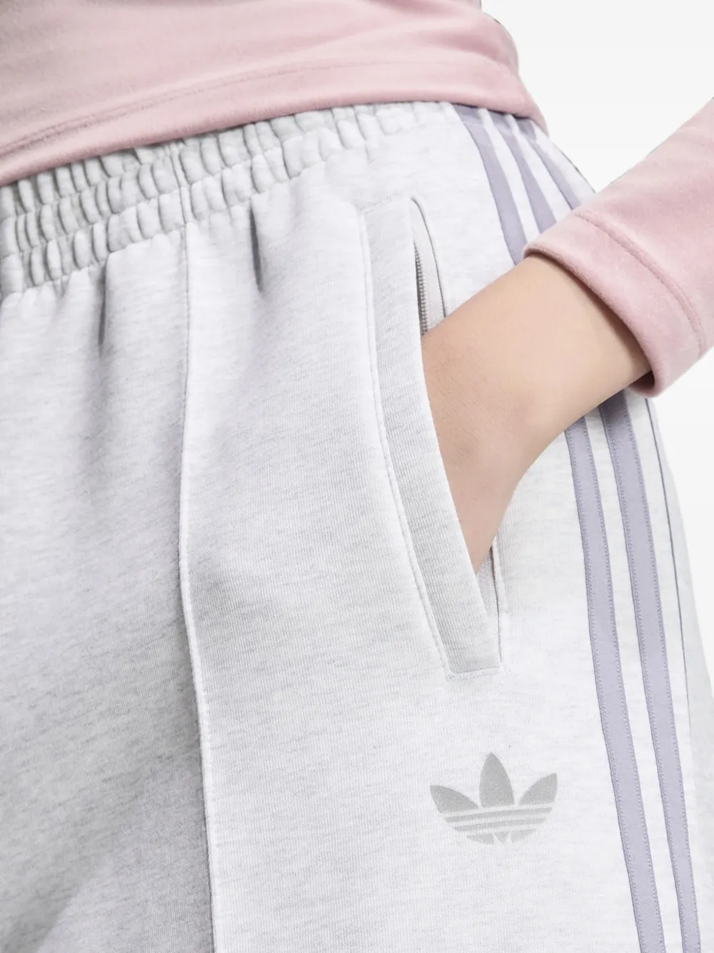 adidas Spacer side-stripe track pants Grijs