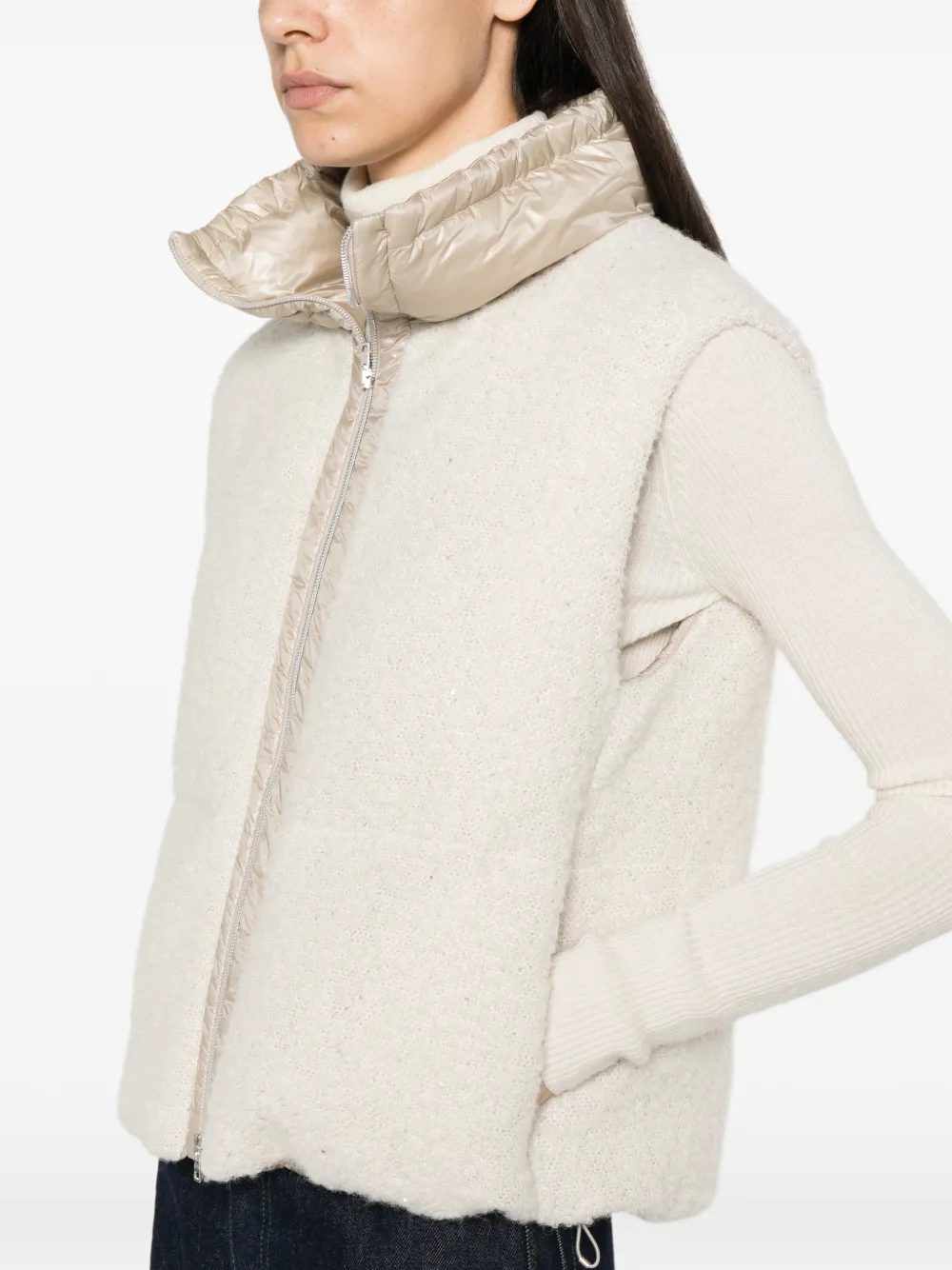 Herno Bodywarmer met trechterhals en pailletten Beige