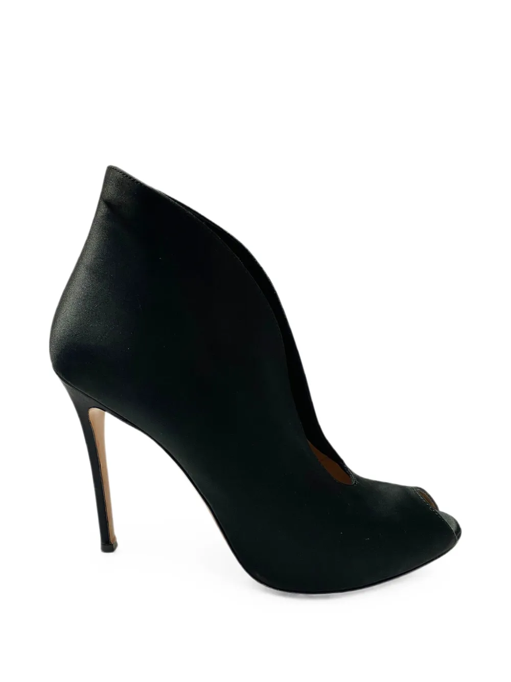 Gianvito Rossi Vamp peep-toe pumps - Nero